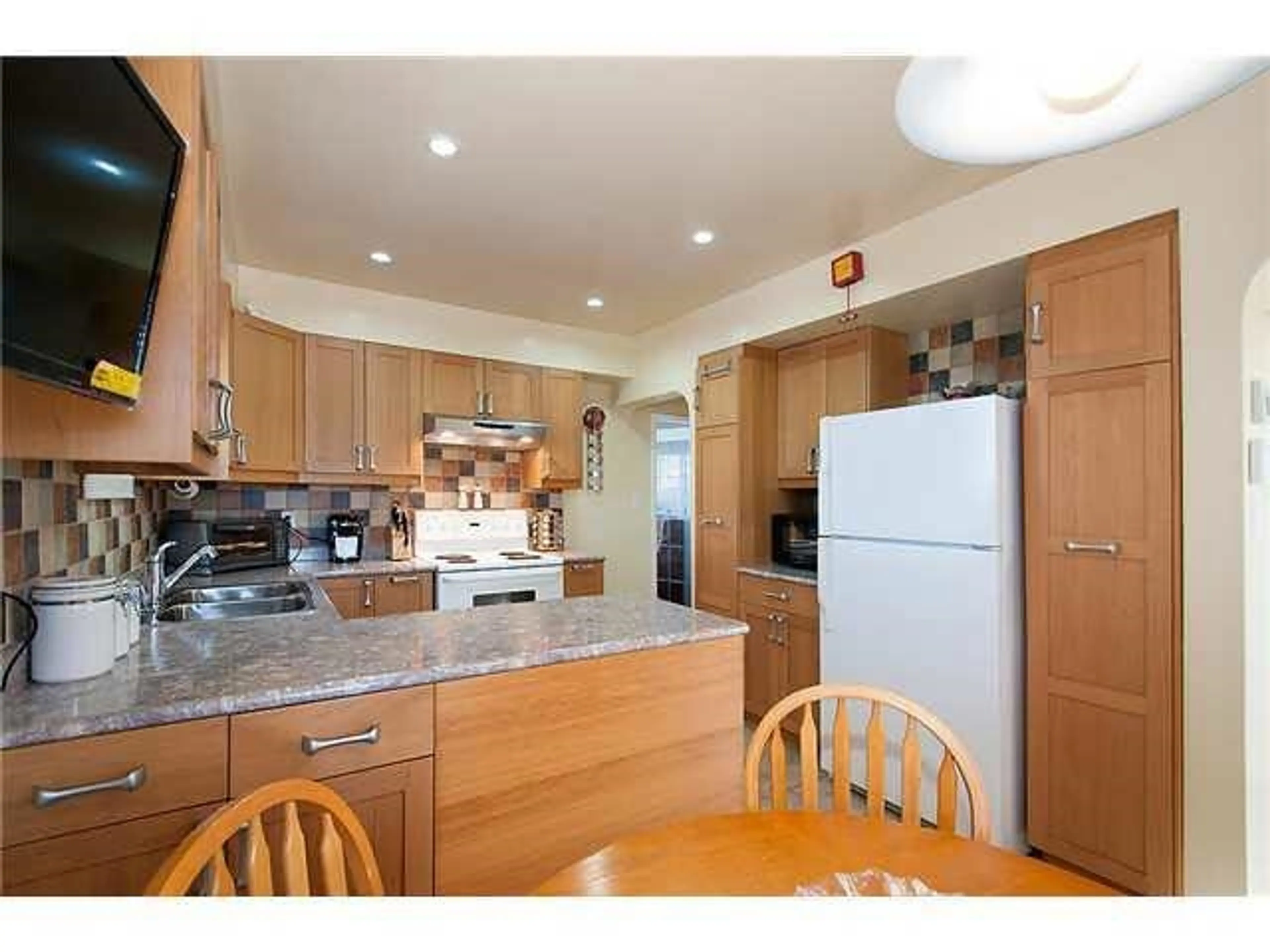 Property at 712 E 57 AVENUE, Vancouver, BC