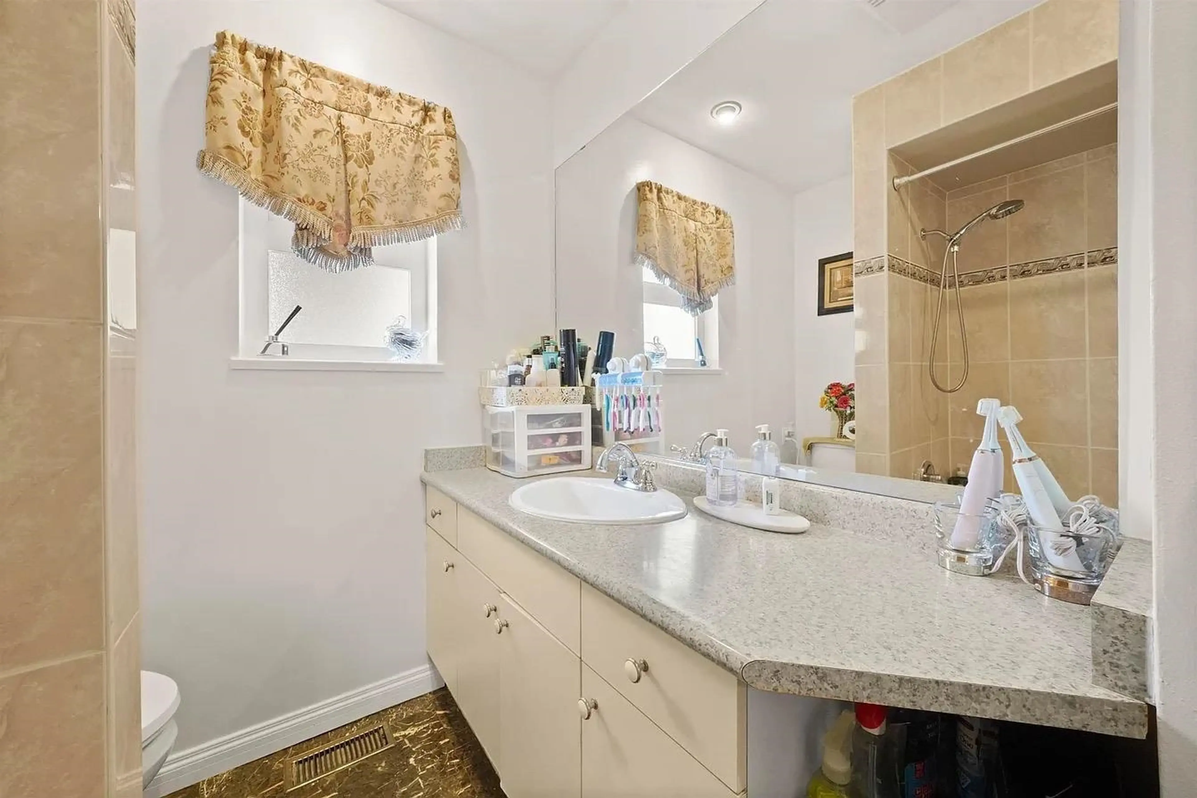 Property at 2374 E 33RD AVENUE, Vancouver, BC