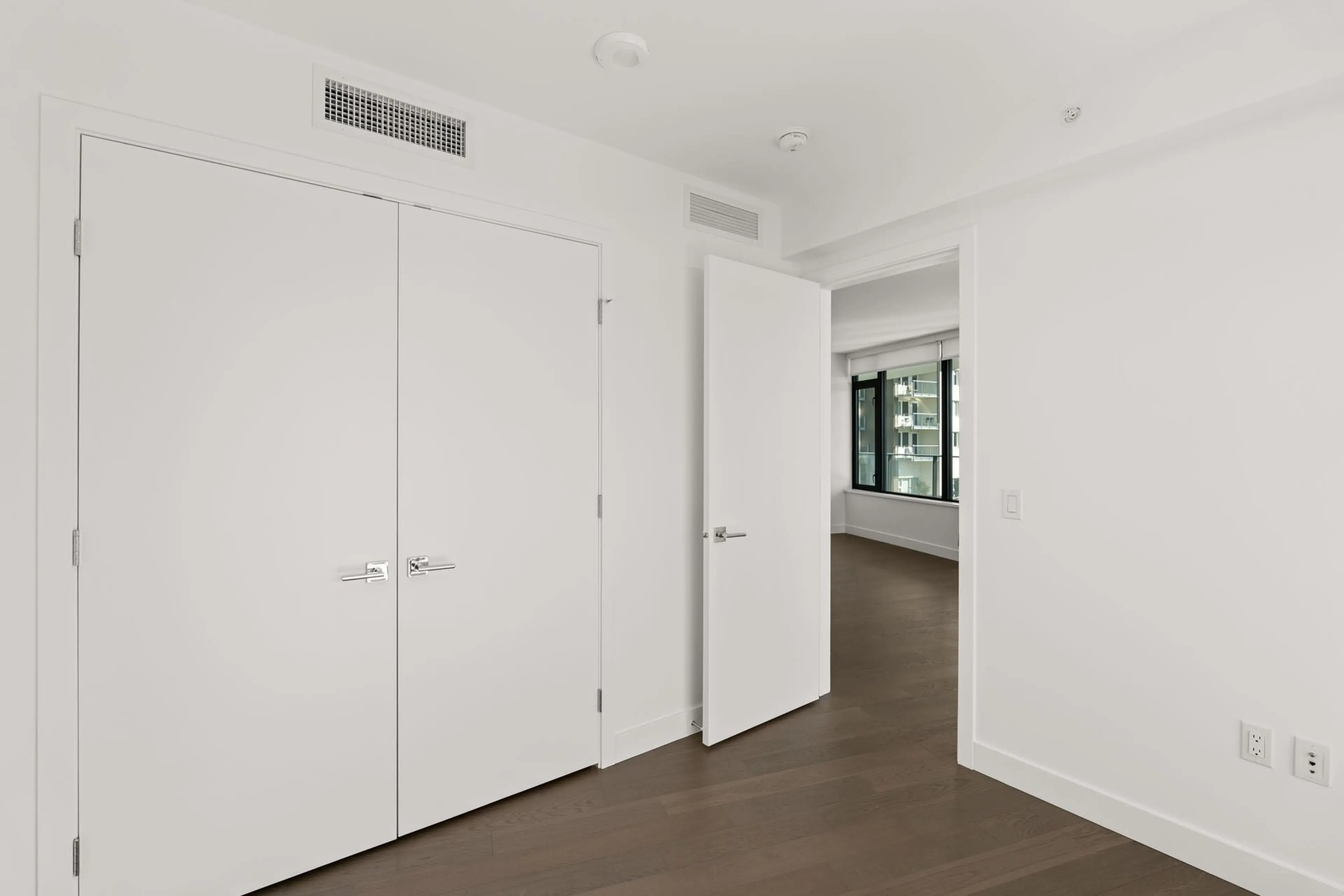 Property at #1401 1588 JOHNSTON ROAD, White Rock, BC