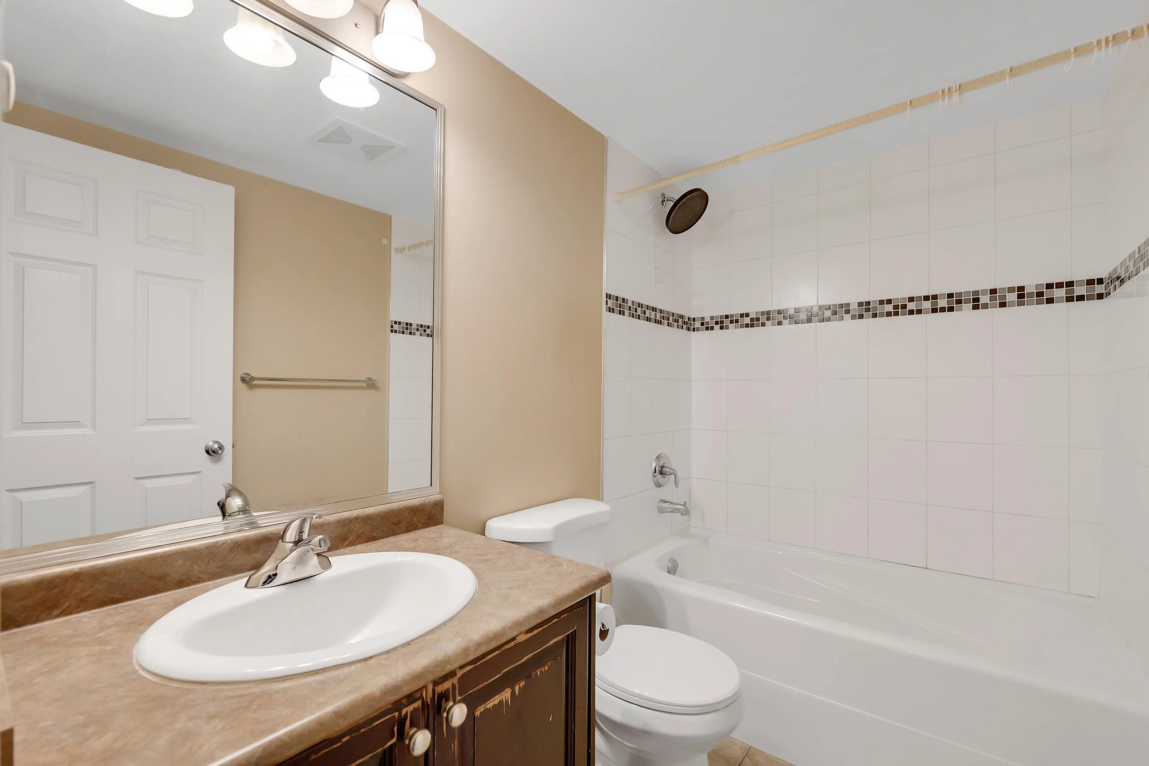 Property at #403 1310 VICTORIA STREET, Squamish, BC