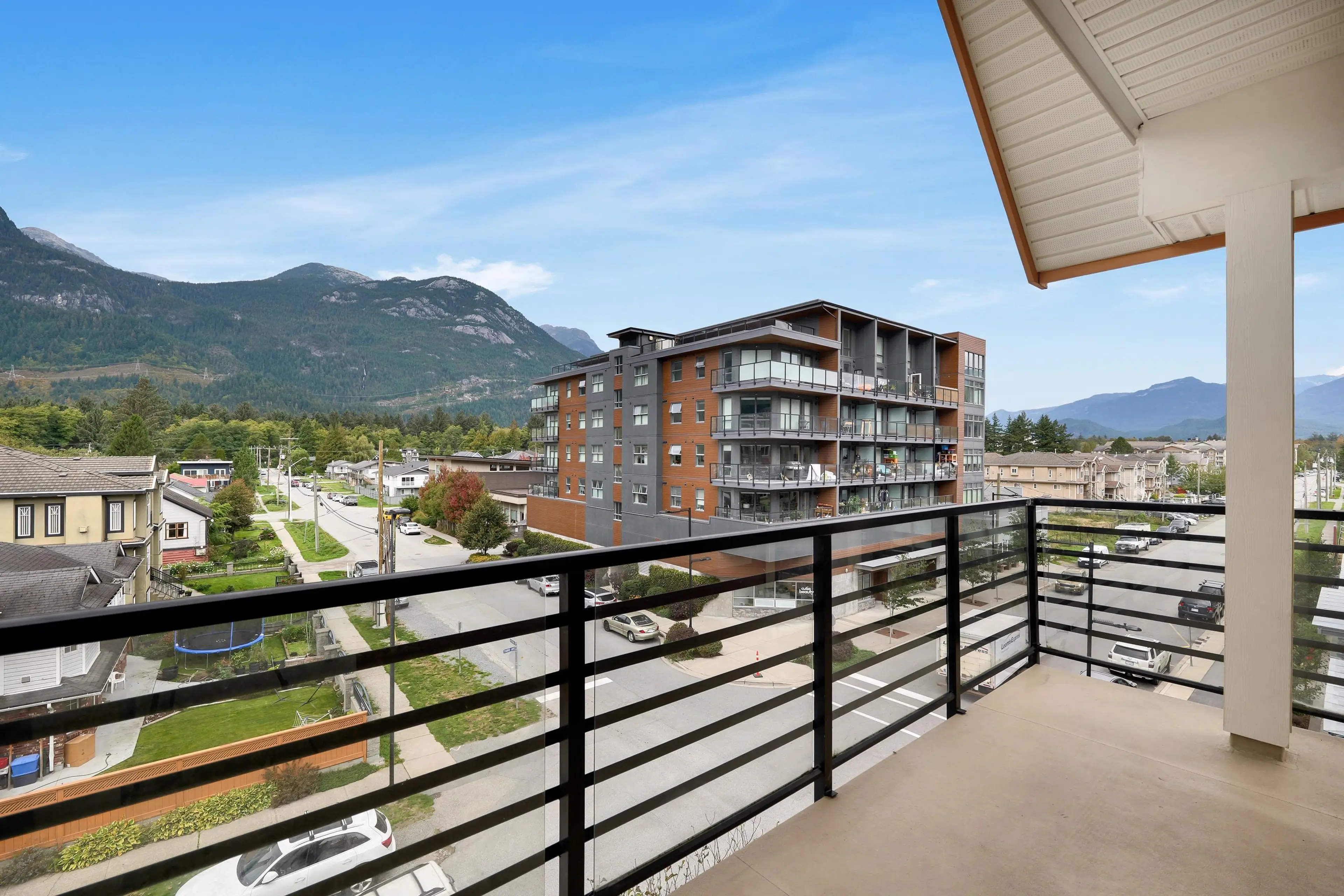 Property at #403 1310 VICTORIA STREET, Squamish, BC