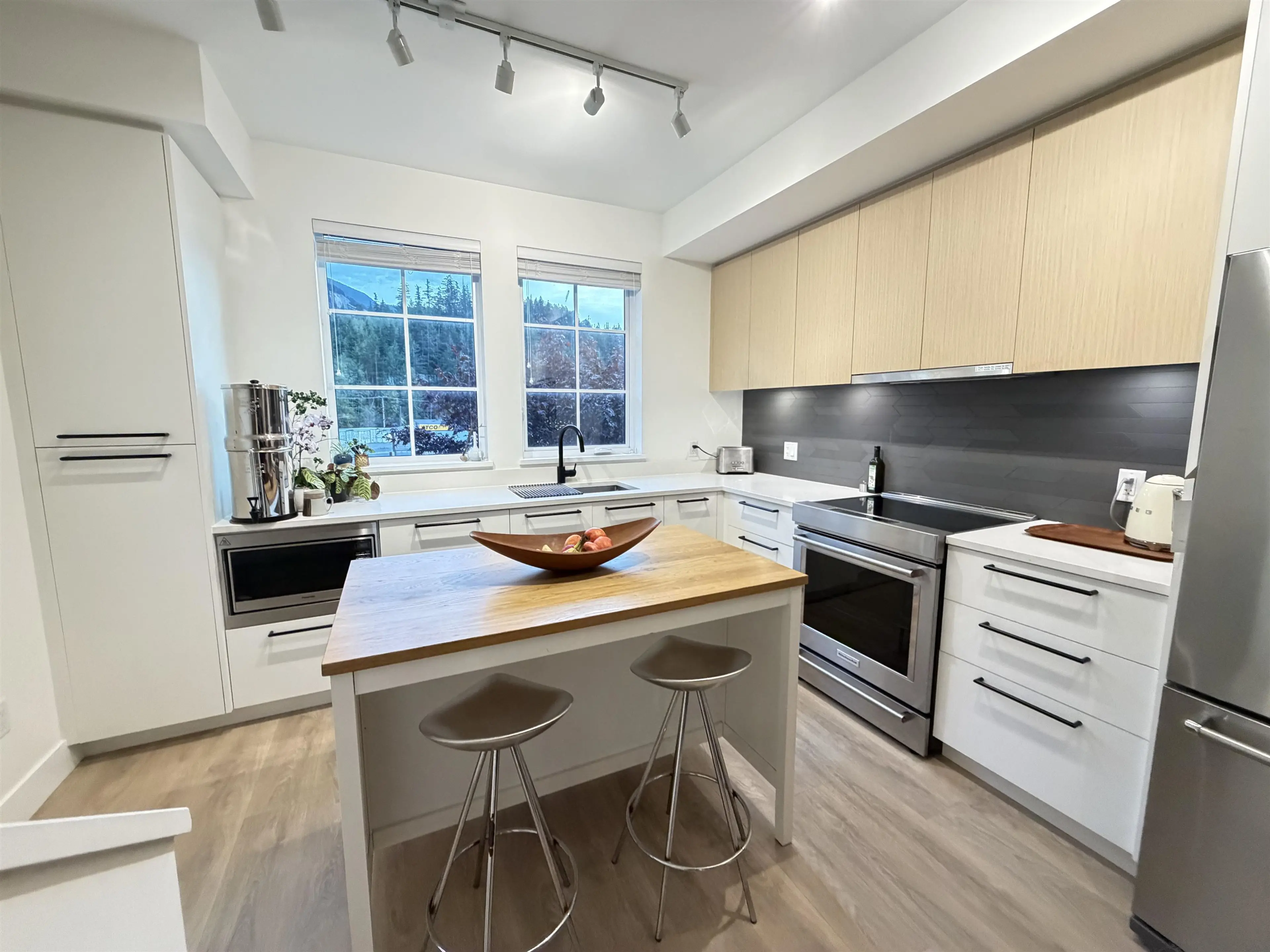 Property at 1358 PEAKSIDE PLACE, Squamish, BC