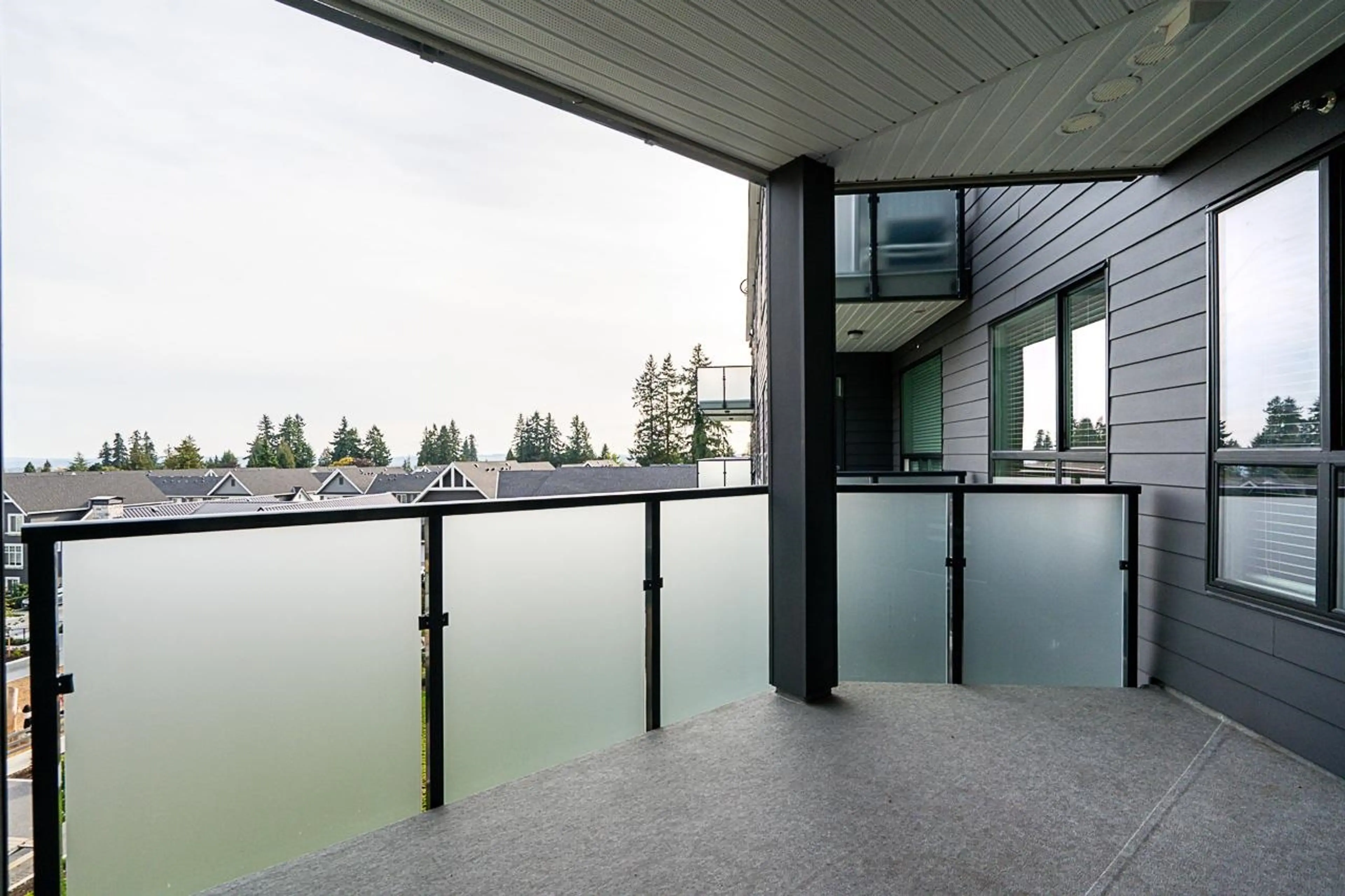 Property at #419 15738 85 AVENUE, Surrey, BC