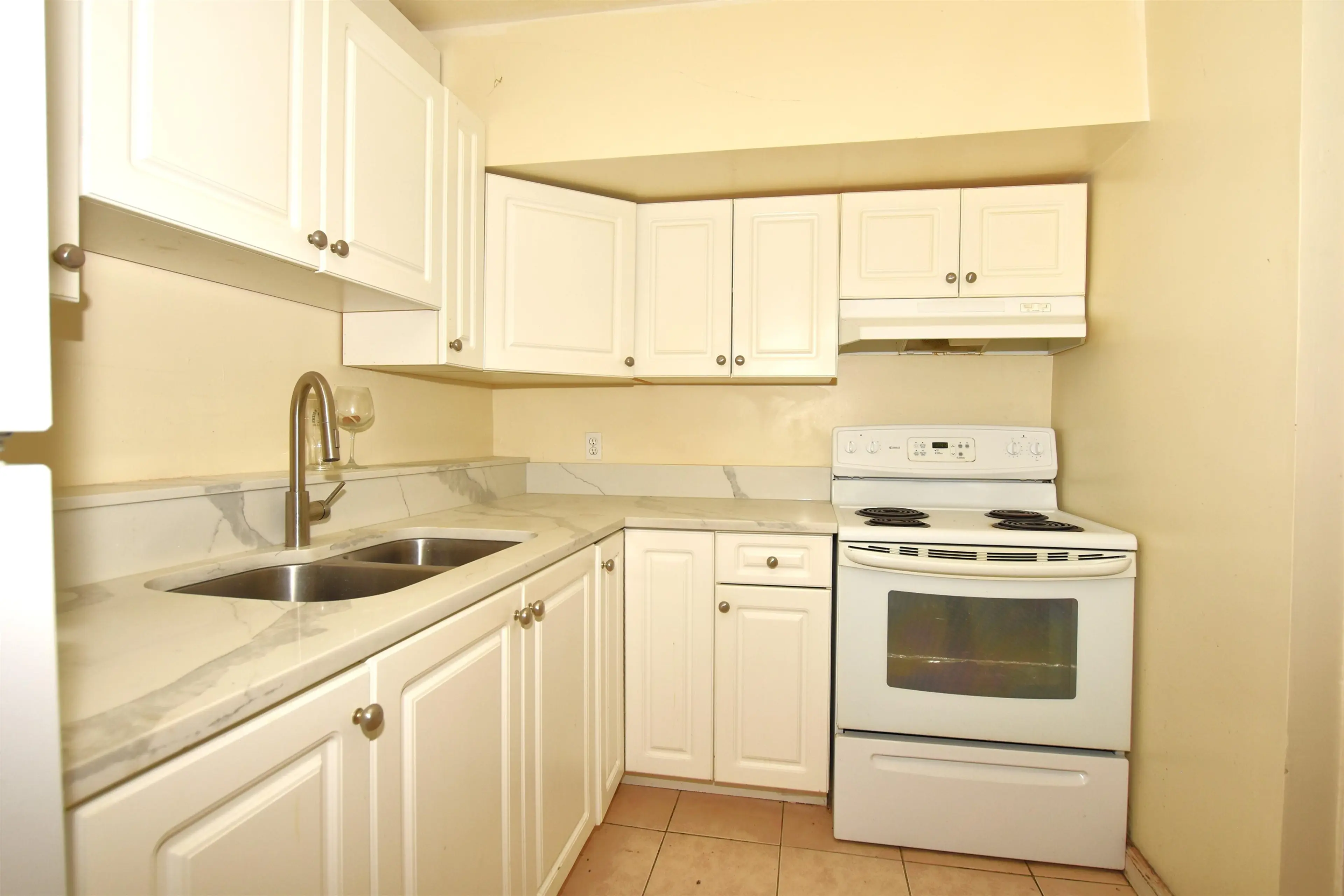 Property at 5512 DOMINION STREET, Burnaby, BC