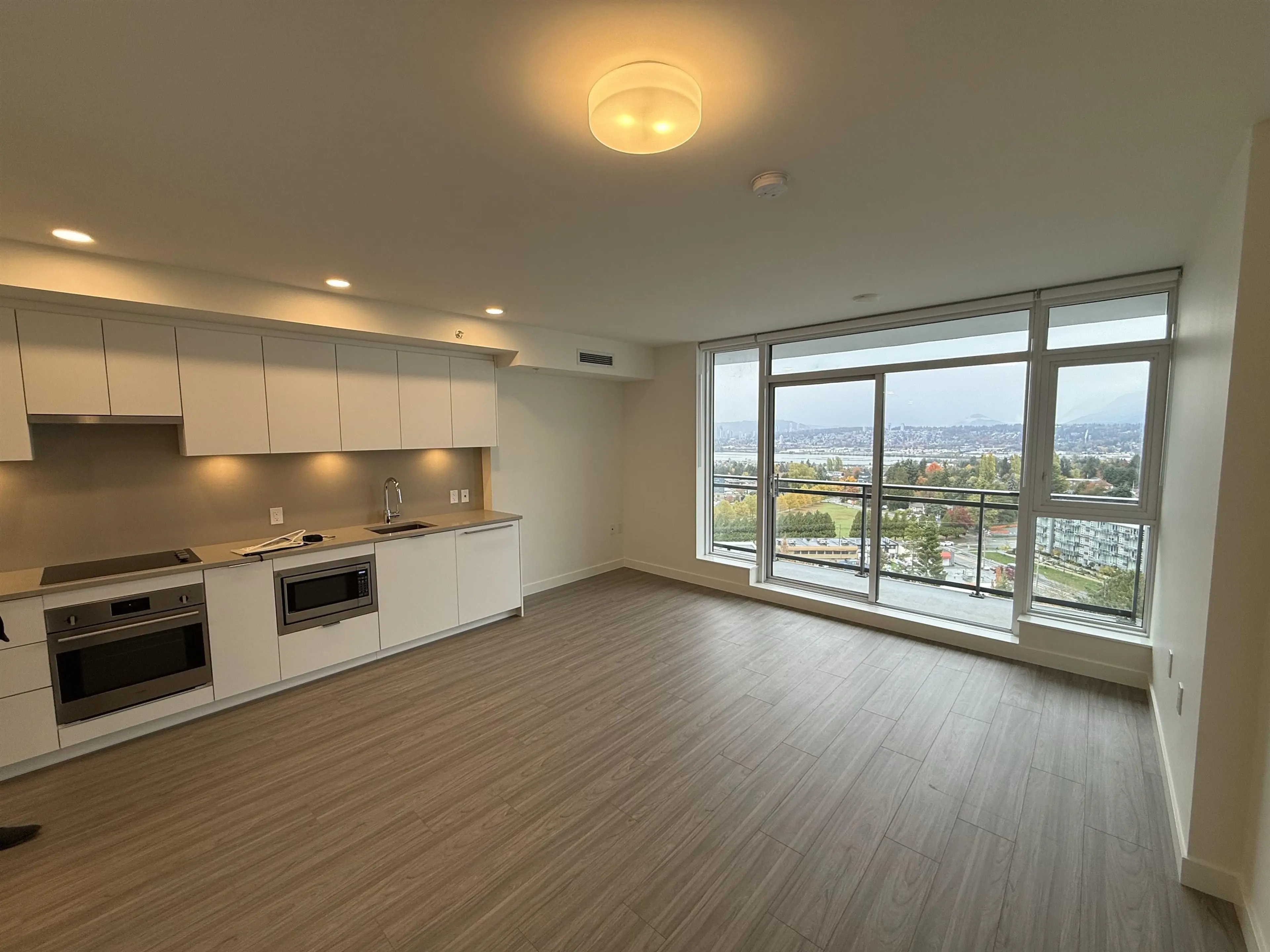 Property at #1510 13675 107A AVENUE, Surrey, BC