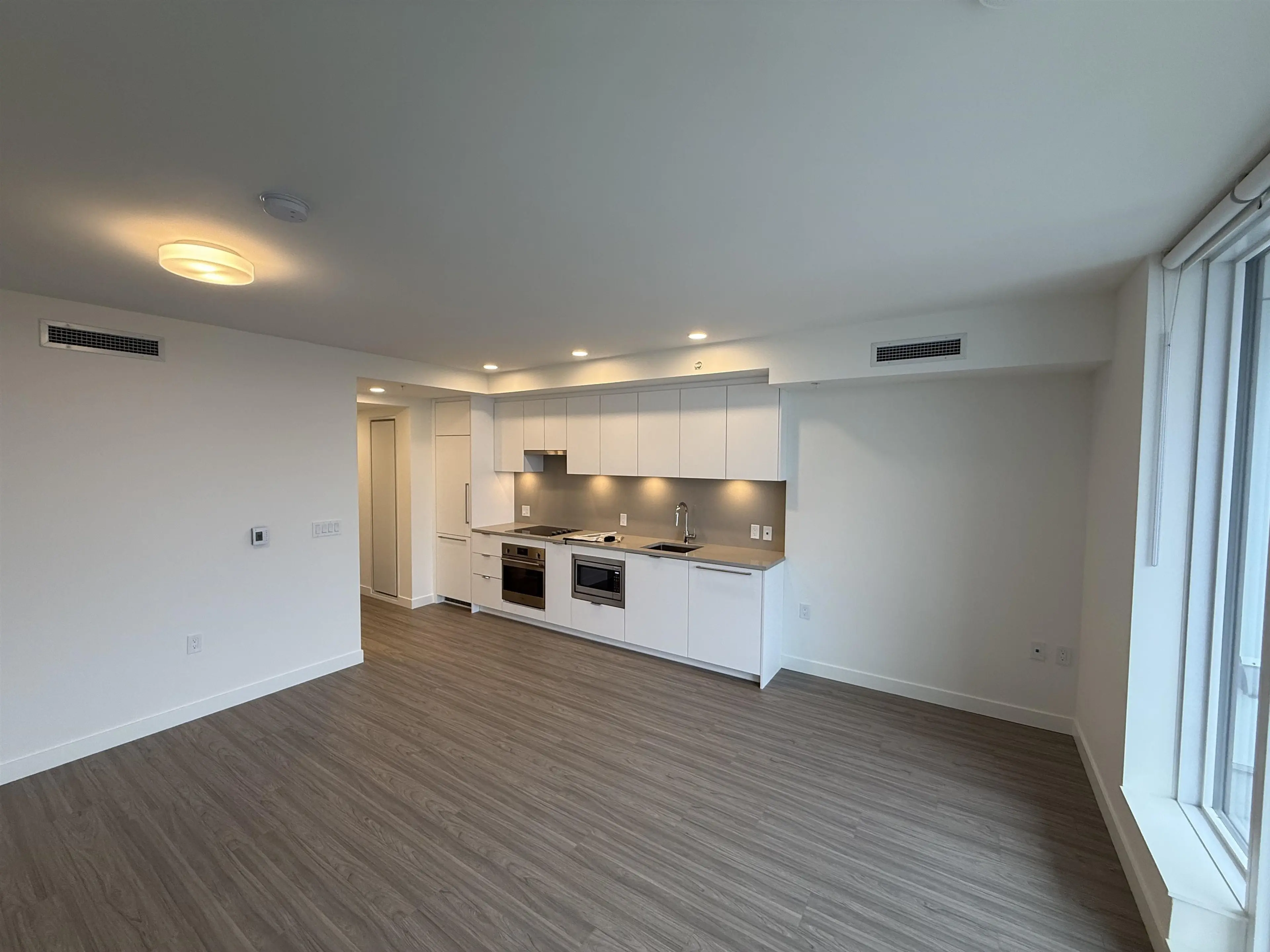 Property at #1510 13675 107A AVENUE, Surrey, BC