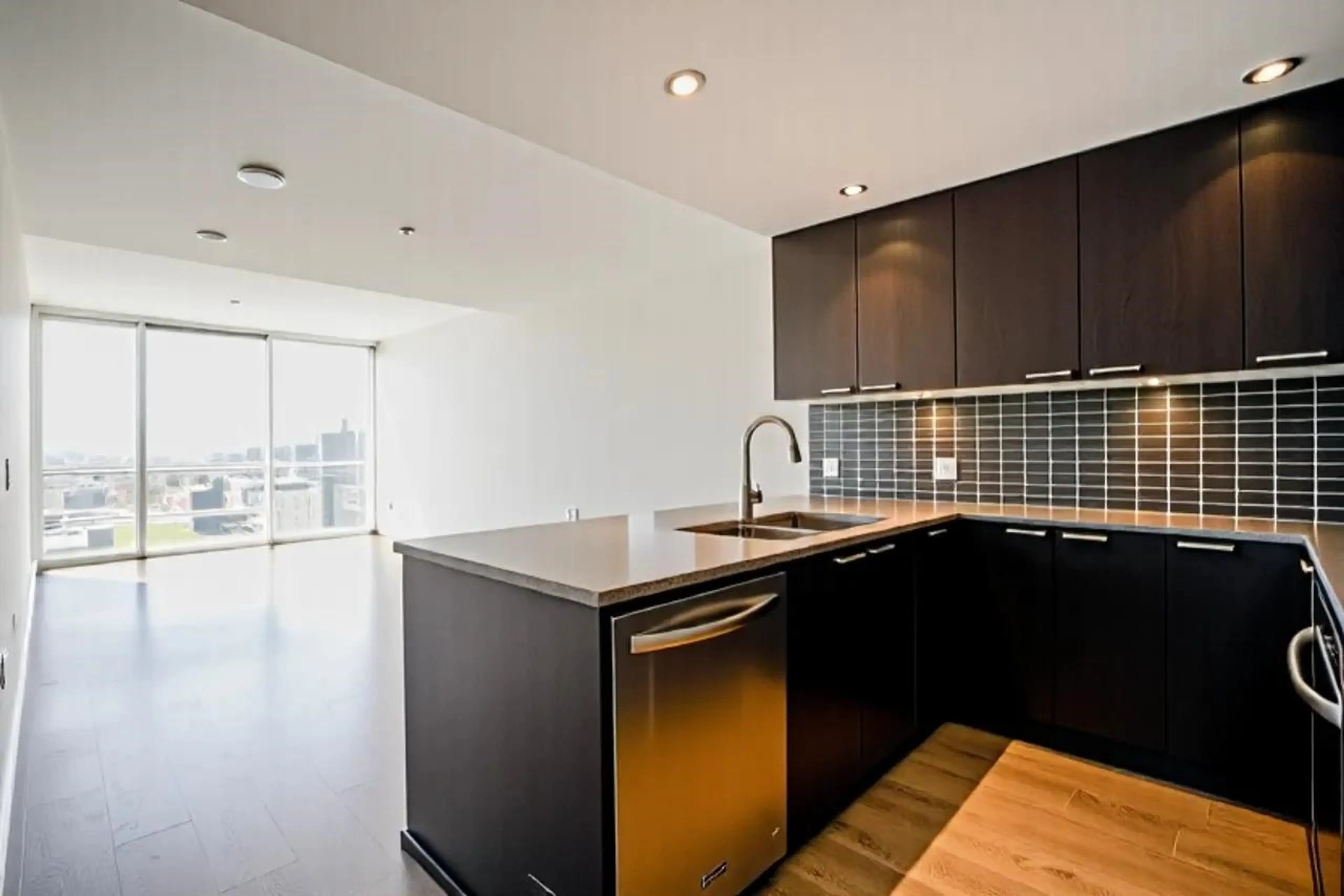 Property at #3505 2975 ATLANTIC AVENUE, Coquitlam, BC