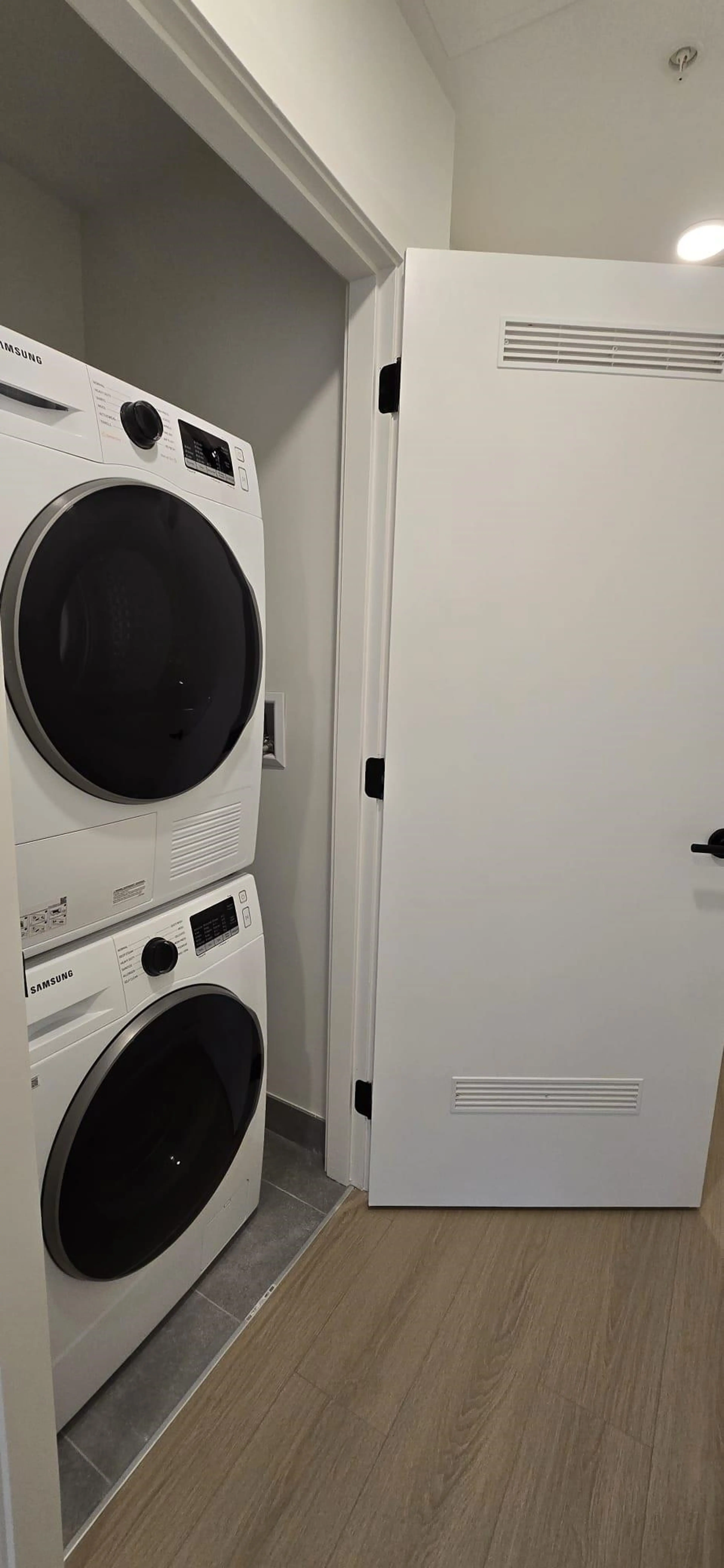 Property at #514 422 E 3RD STREET, Vancouver, BC