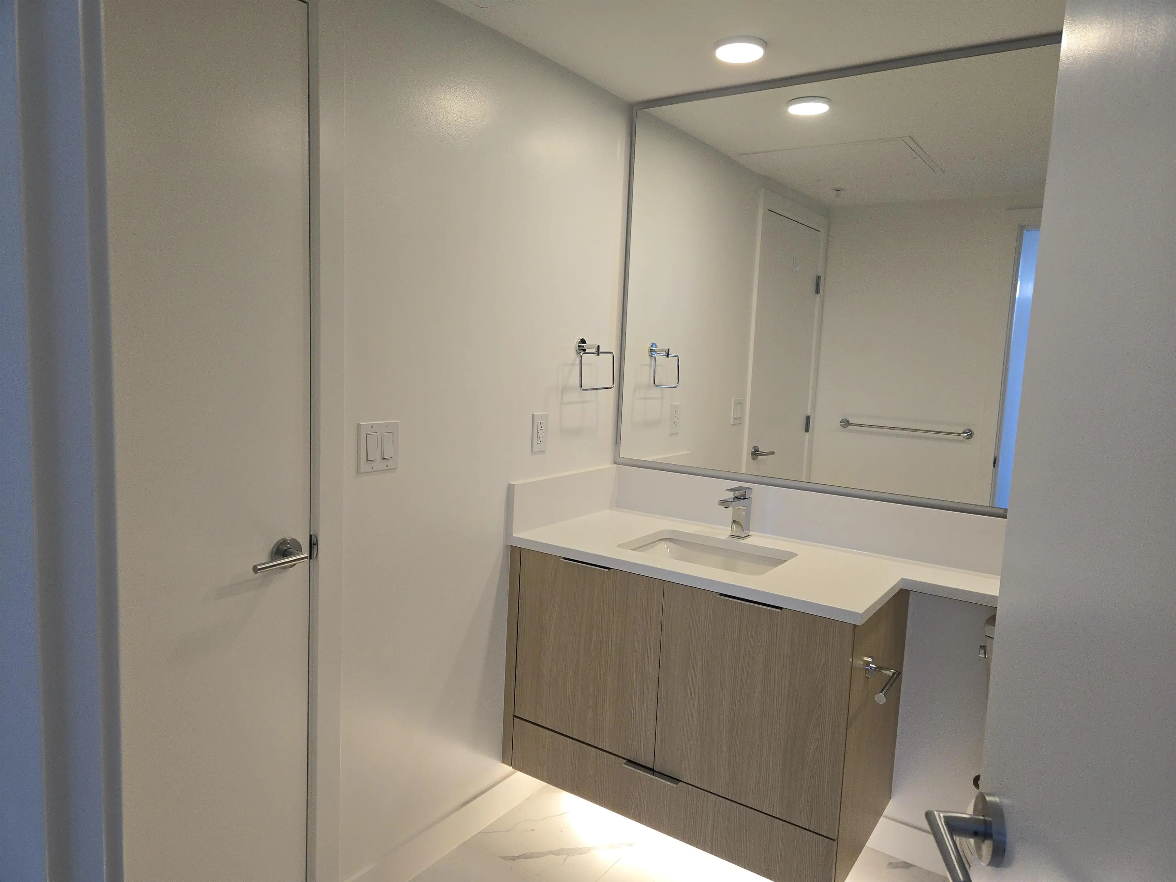 Property at #407 7769 PARK CRESCENT, Burnaby, BC