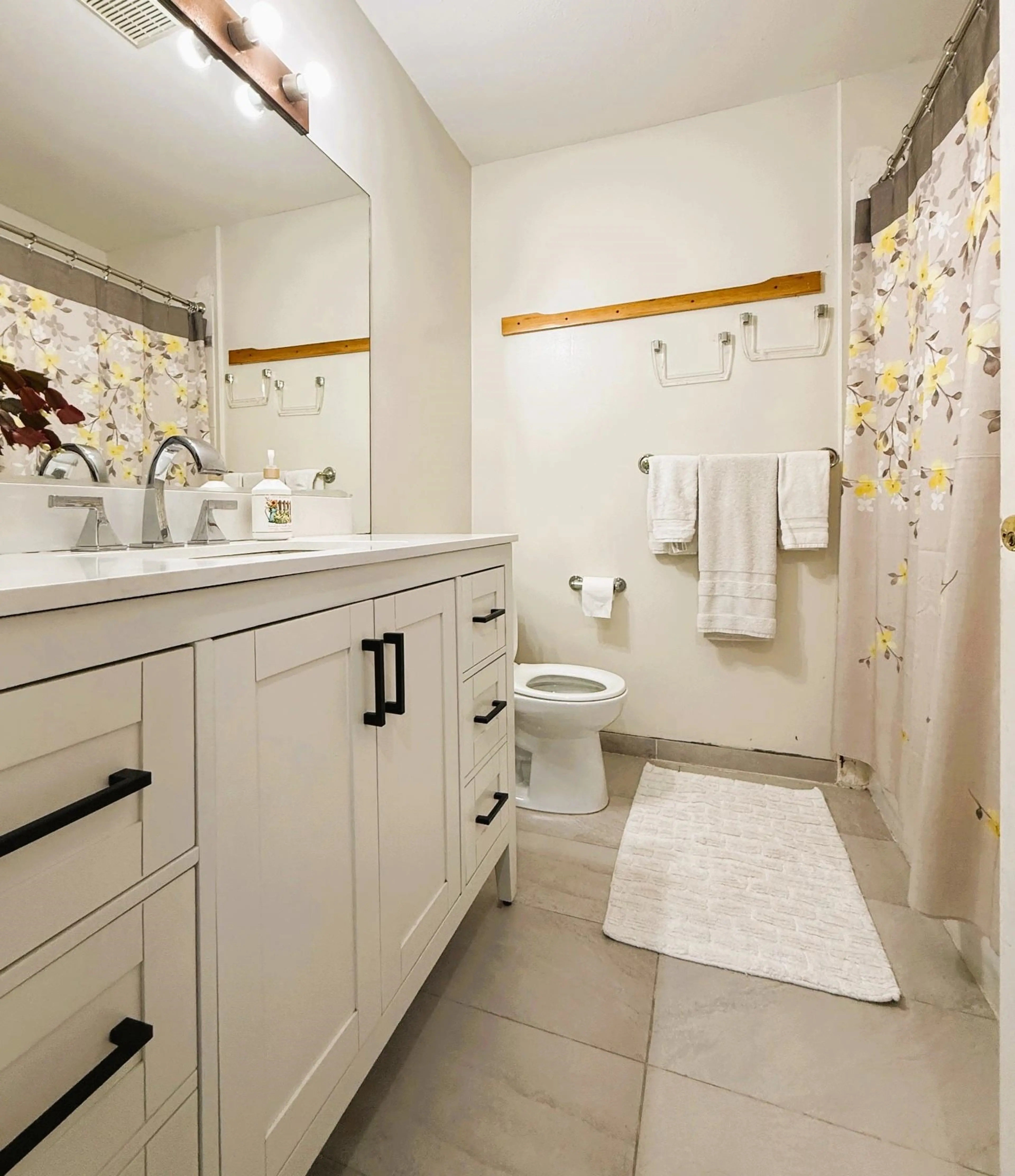 Property at #437 32830 GEORGE FERGUSON WAY, Abbotsford, BC