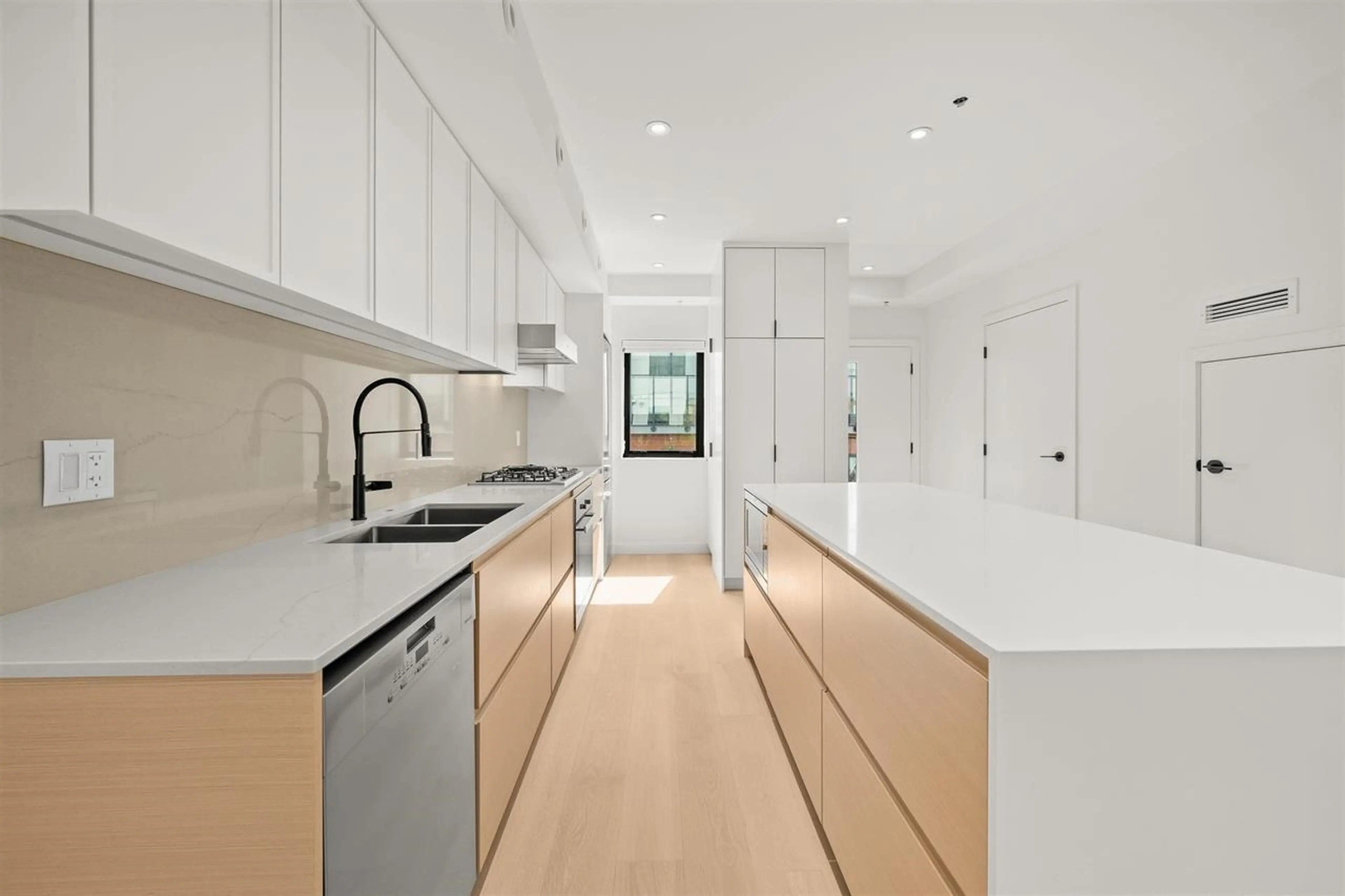 Property at #32 530 W 28TH AVENUE, Vancouver, BC