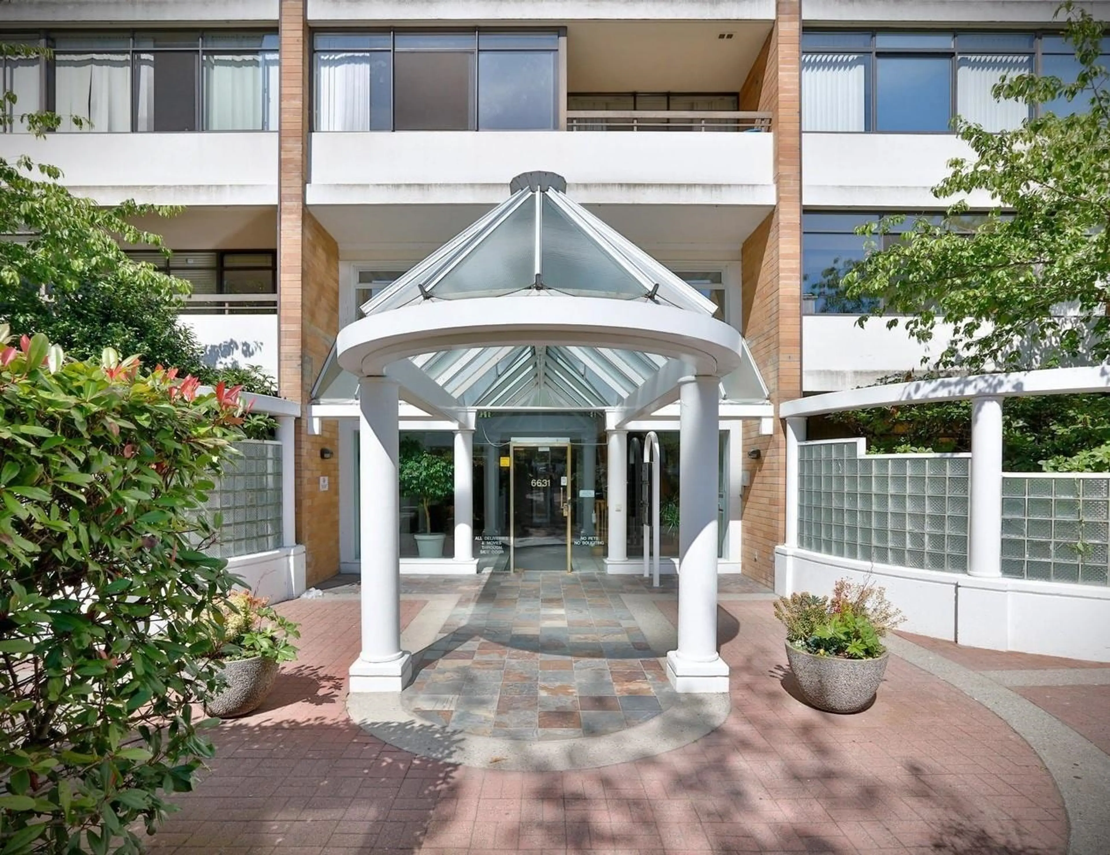 Property at #1609 6631 MINORU BOULEVARD, Richmond, BC