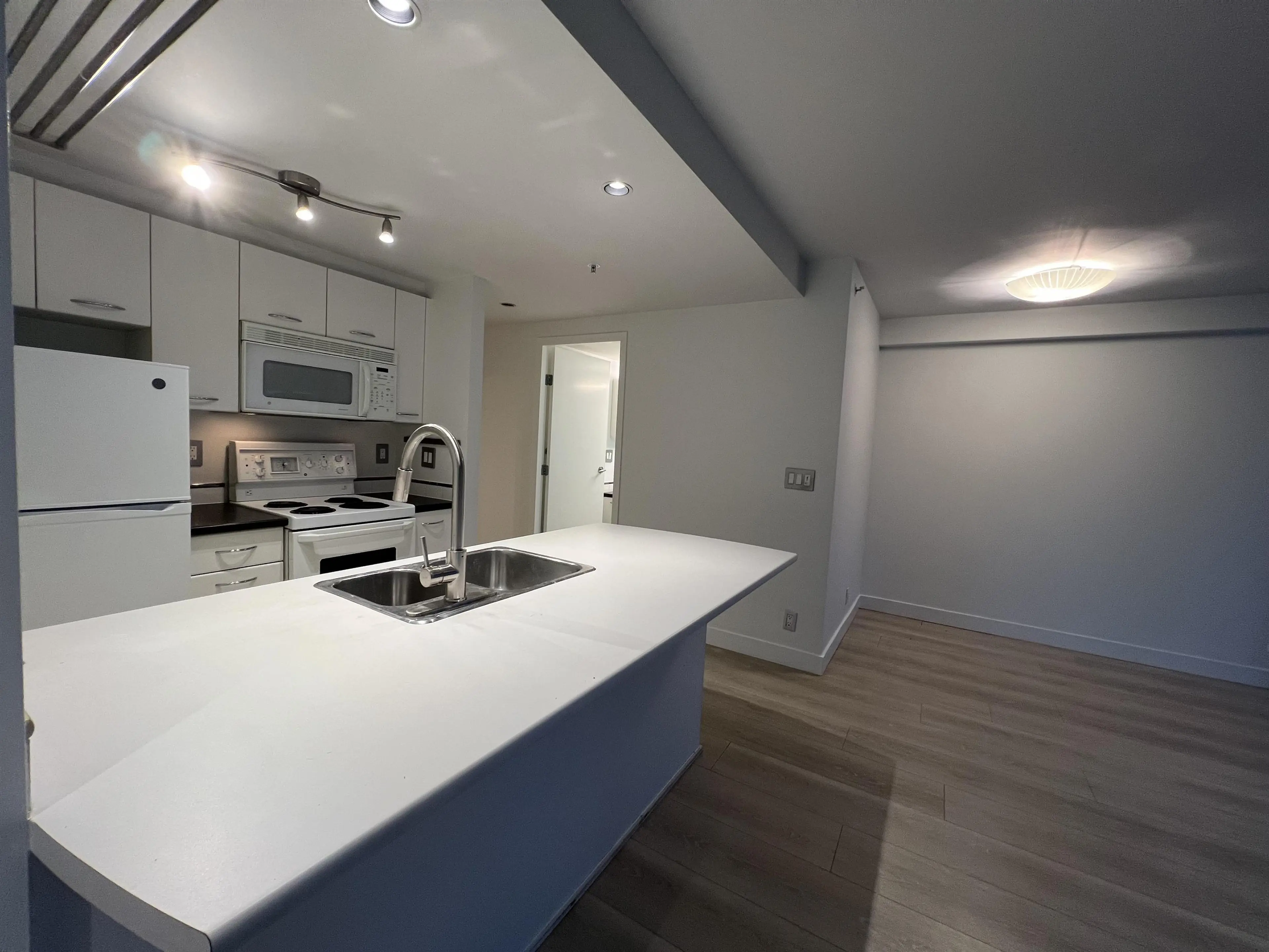 Property at #909 1331 W GEORGIA STREET, Vancouver, BC