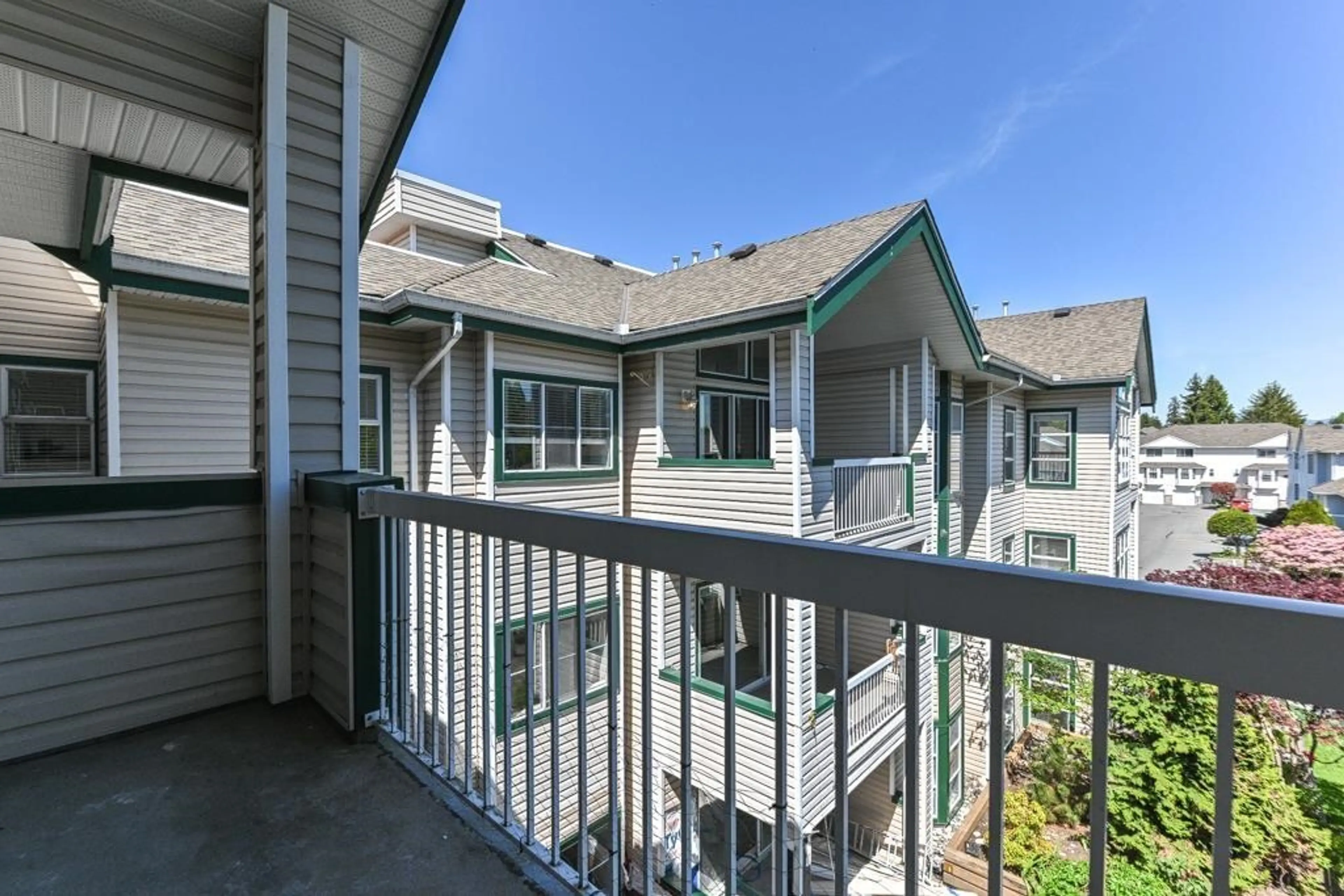 Property at #320 13911 70 AVENUE, Surrey, BC