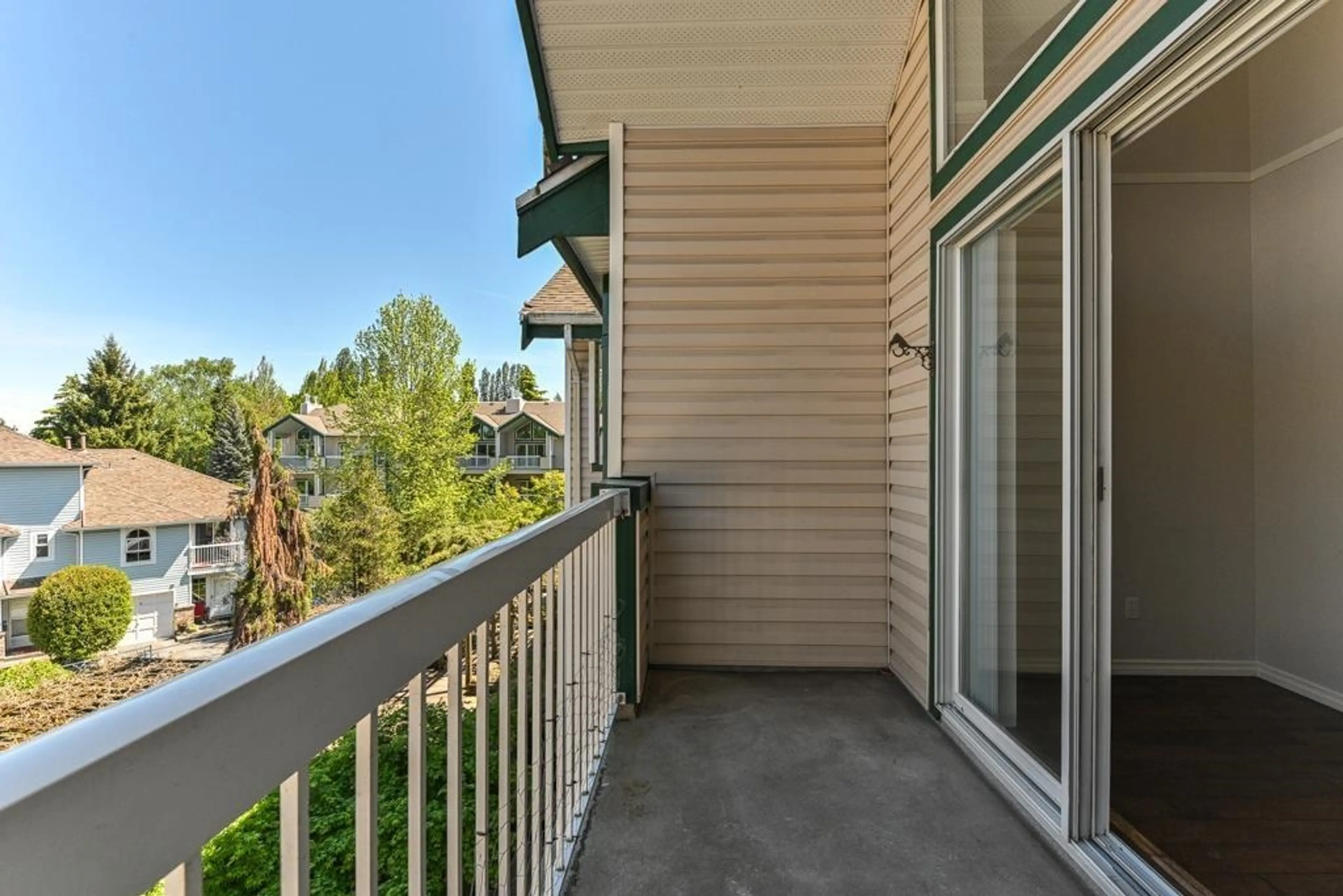 Property at #320 13911 70 AVENUE, Surrey, BC