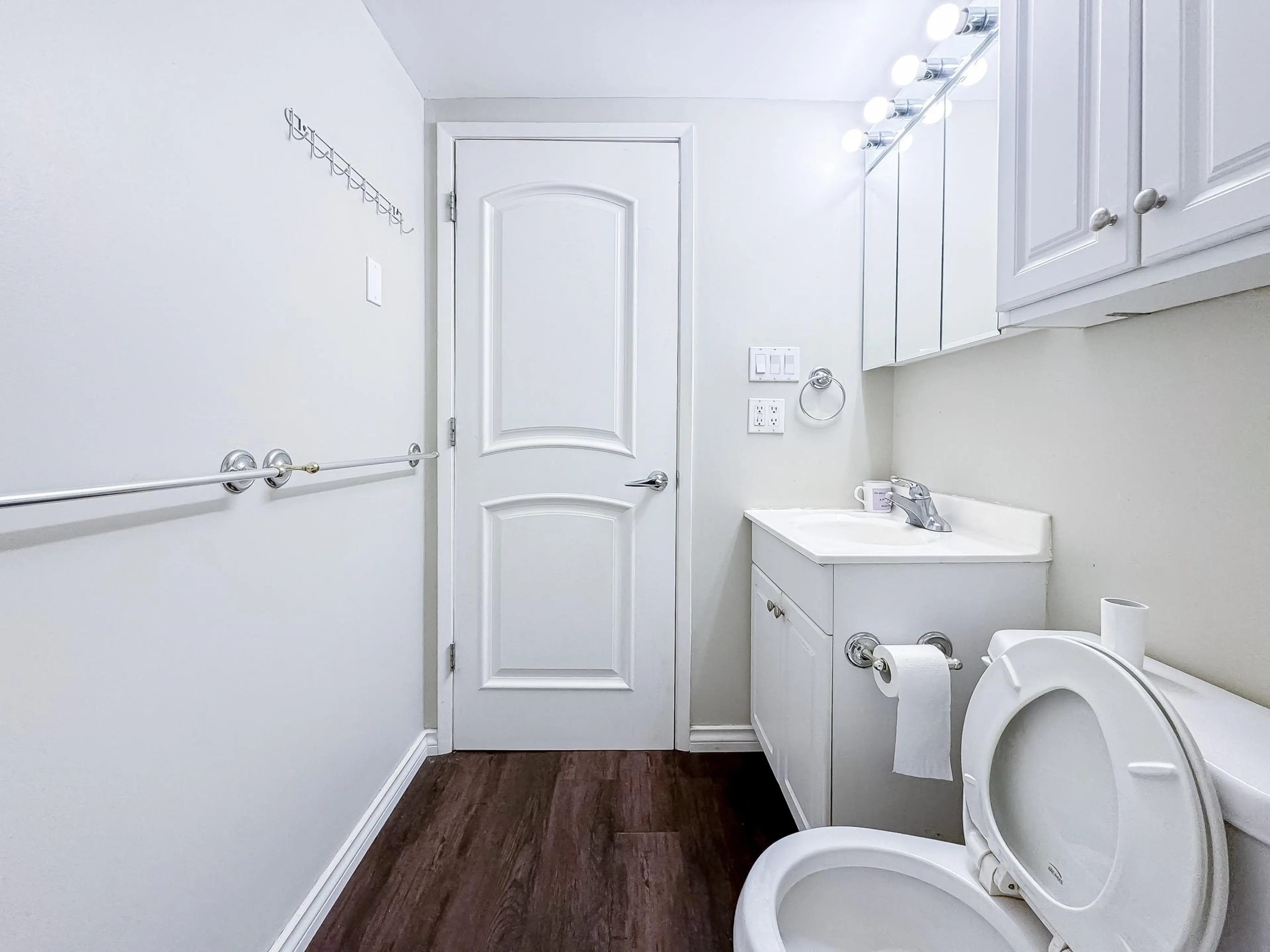 Property at #211 910 FIFTH AVENUE, New Westminster, BC