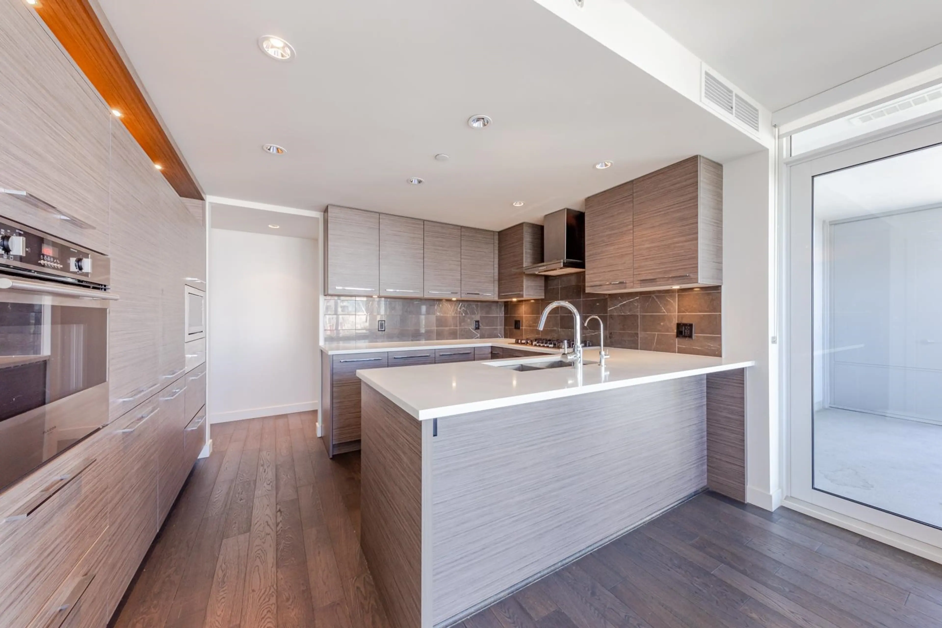 Property at #902 7468 LANSDOWNE ROAD, Richmond, BC