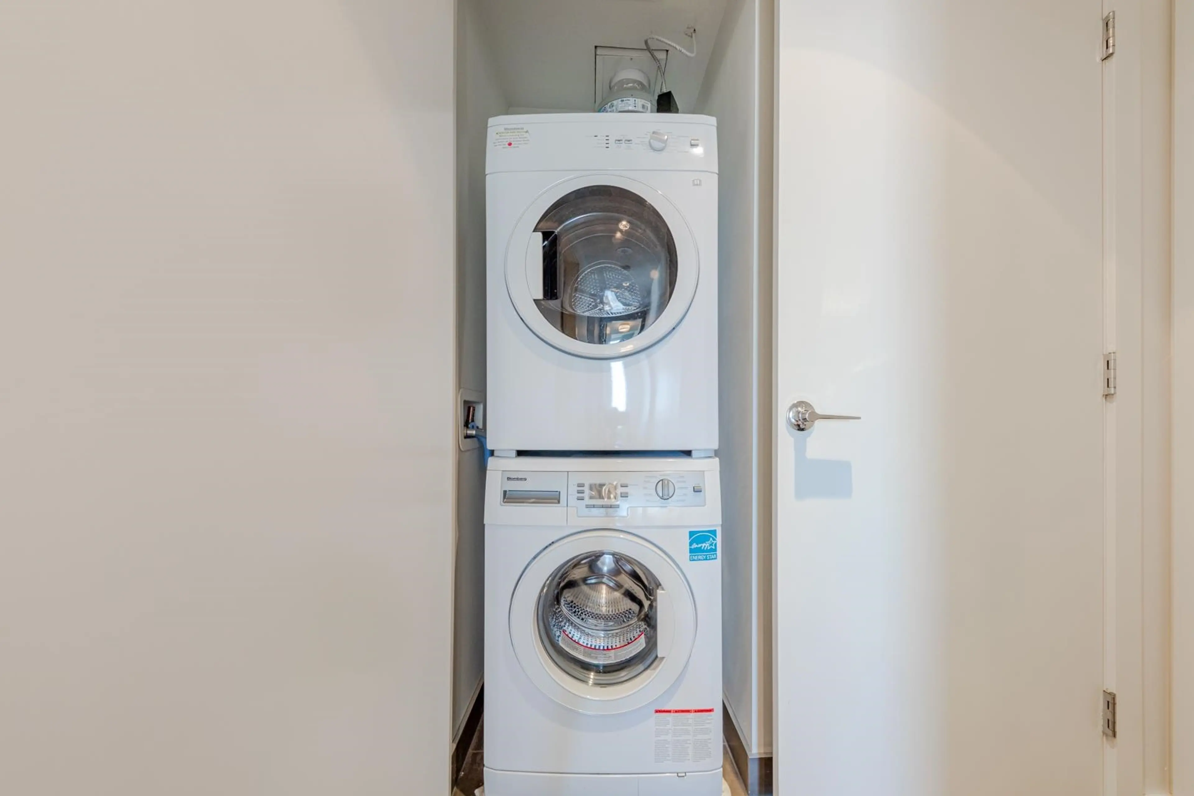 Property at #902 7468 LANSDOWNE ROAD, Richmond, BC