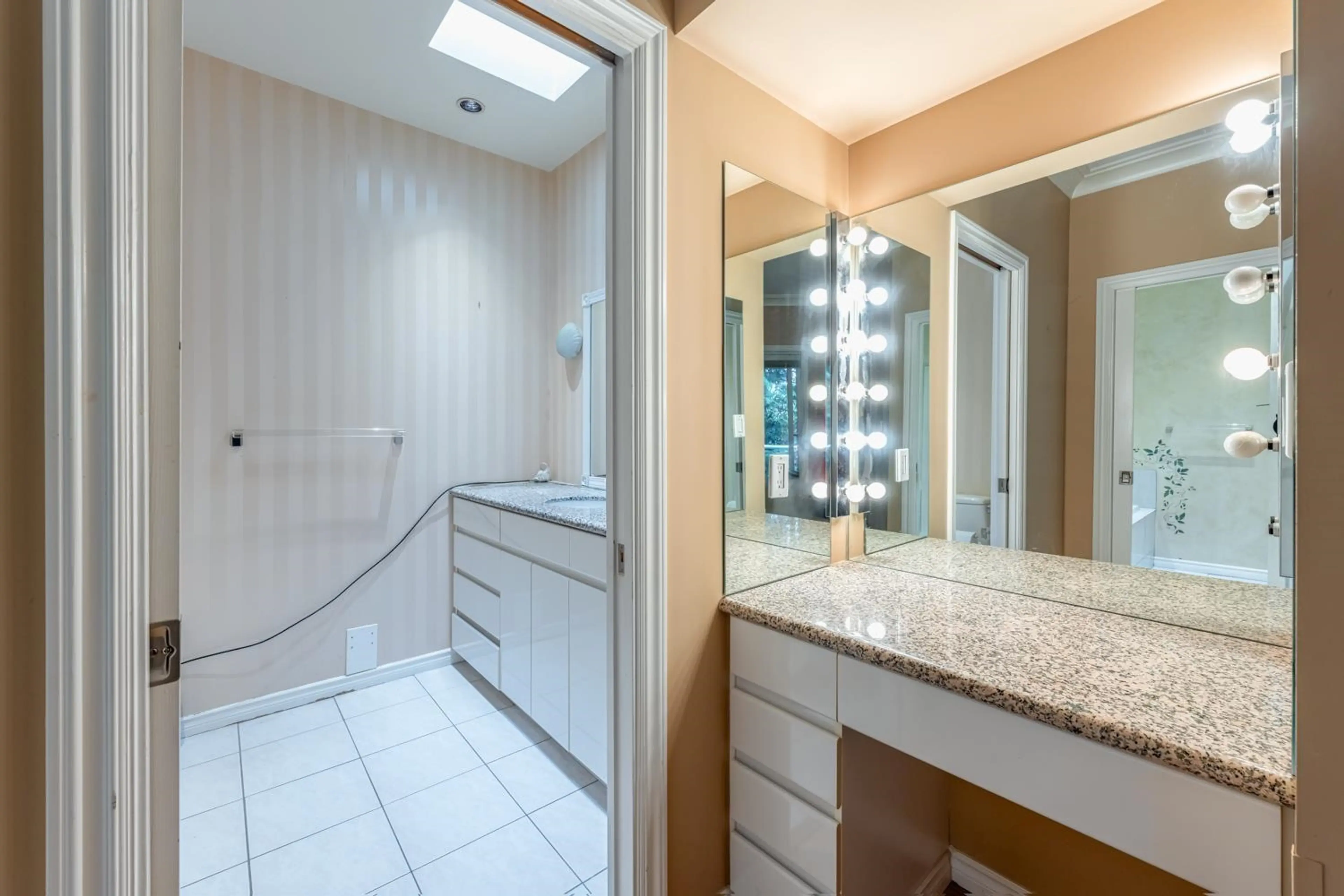 Property at 350 KELVIN GROVE WAY, Lions Bay, BC