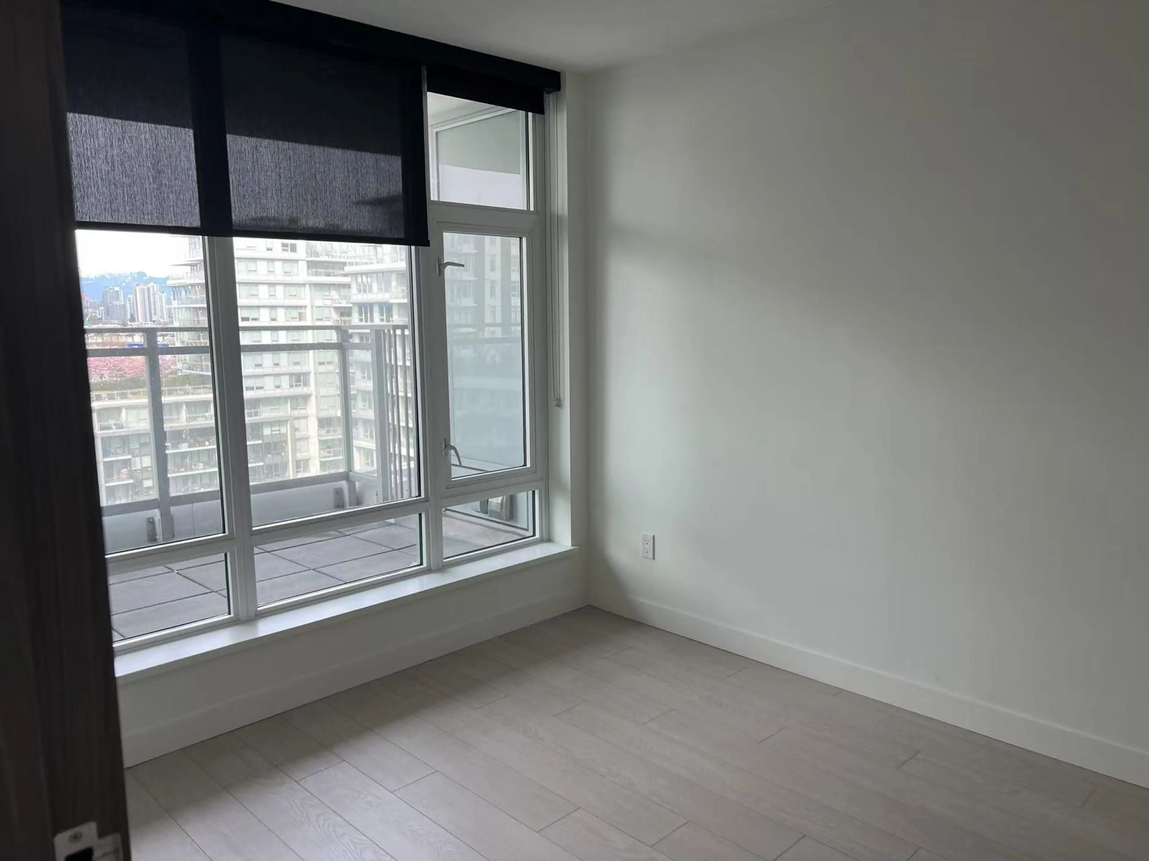 Property at #1606 8800 HAZELBRIDGE WAY, Richmond, BC