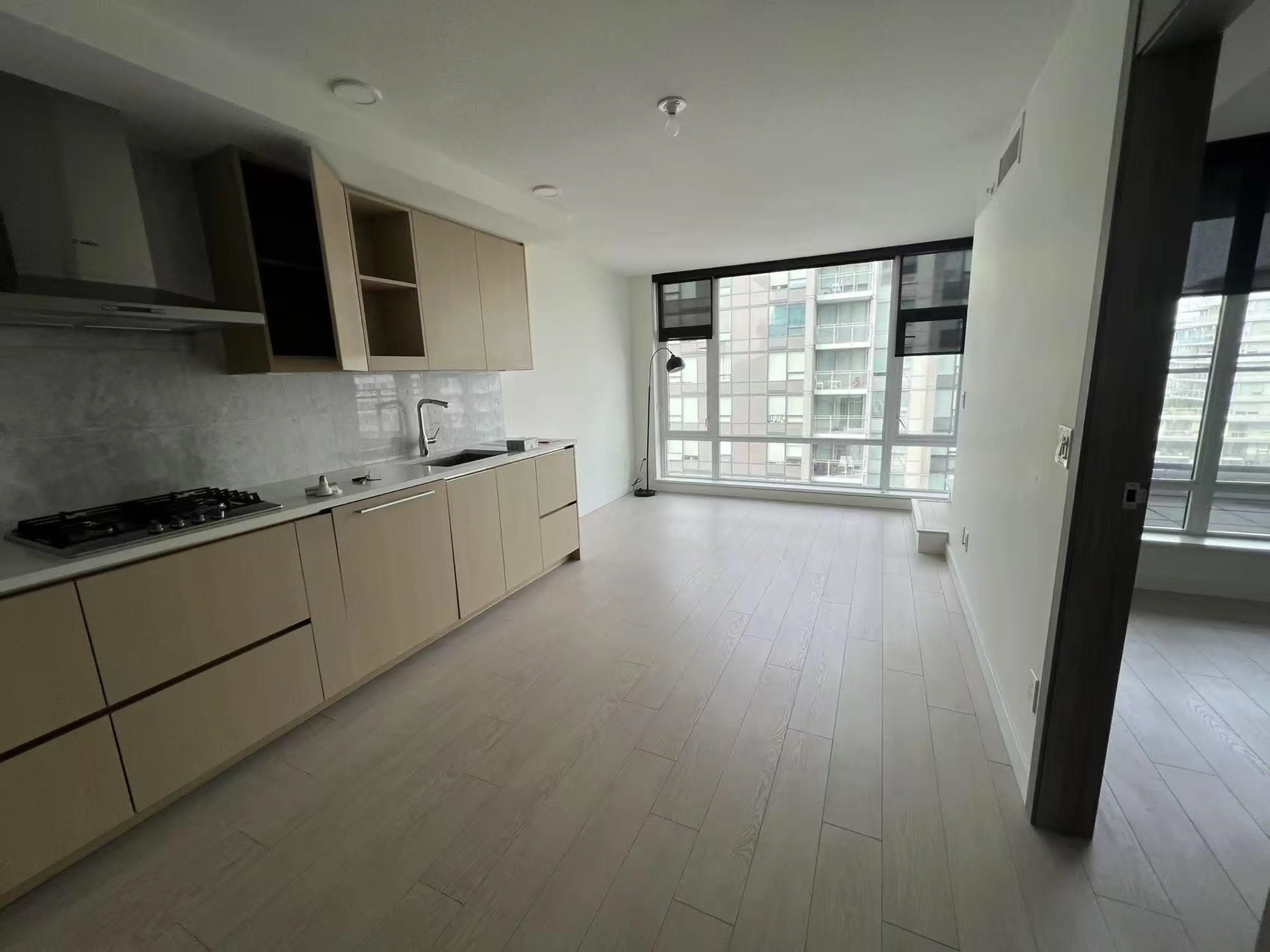 Property at #1606 8800 HAZELBRIDGE WAY, Richmond, BC