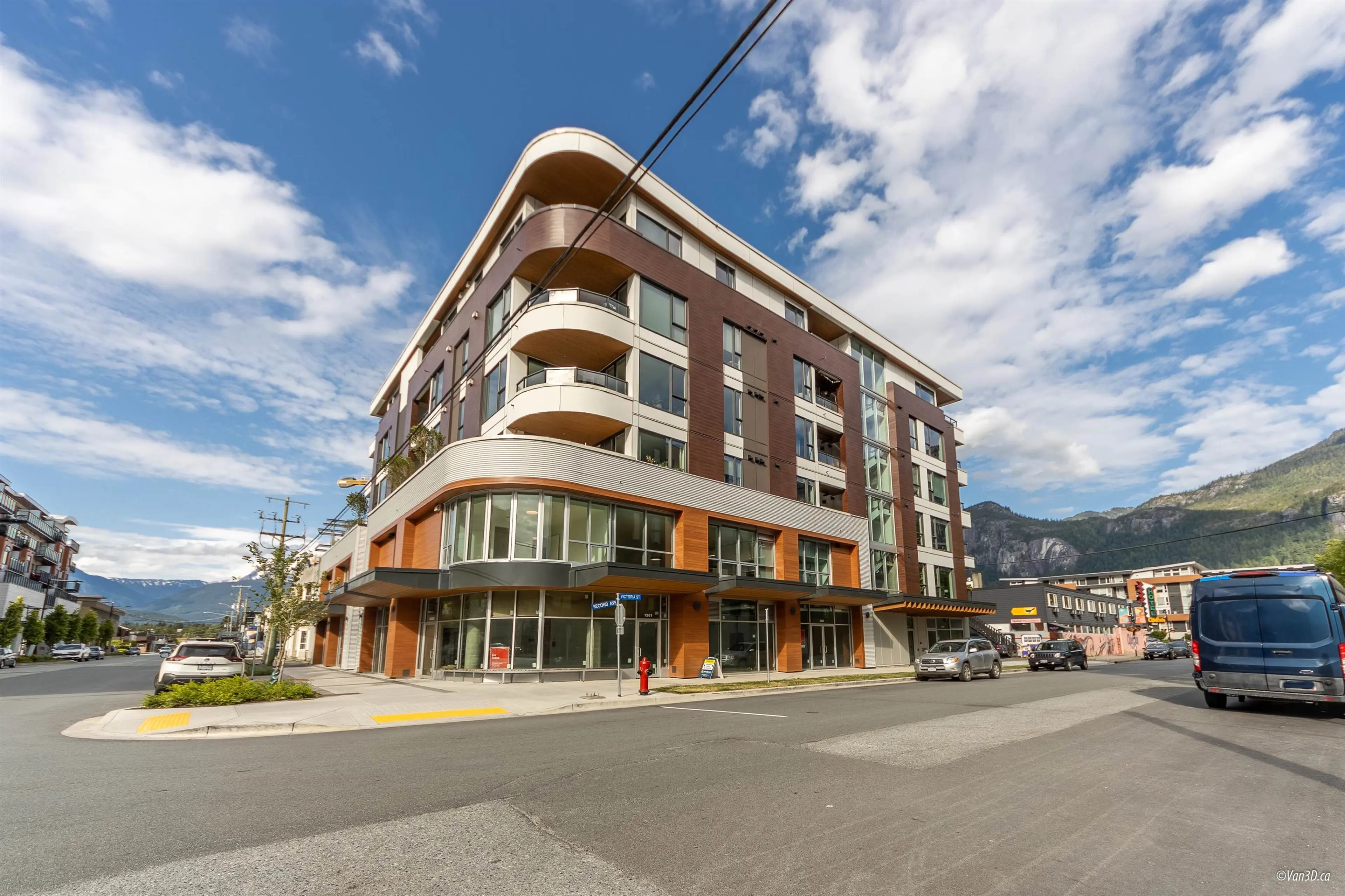 Property at #405 1365 VICTORIA STREET, Squamish, BC