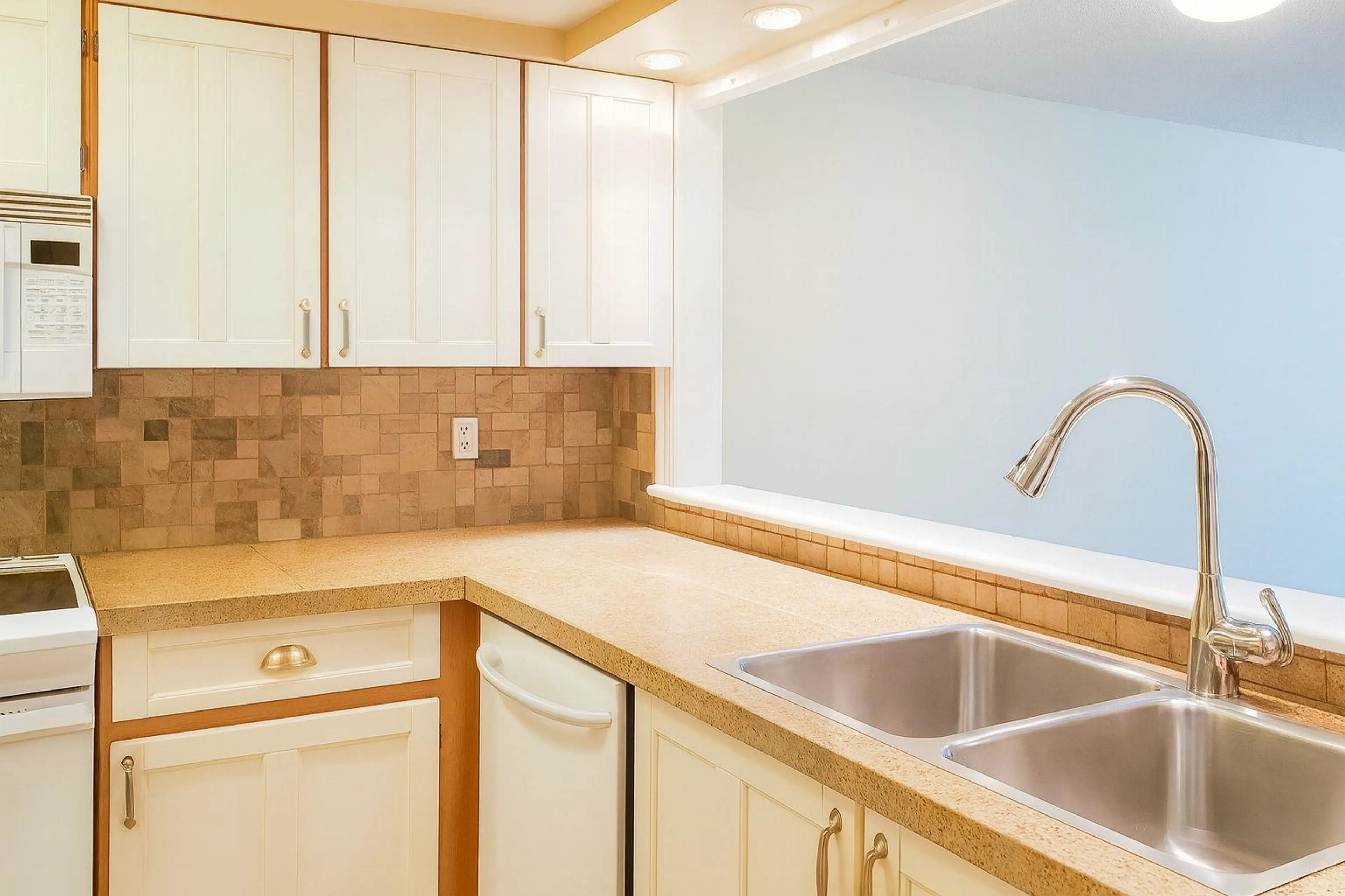 Property at #103 460 WESTVIEW STREET, Coquitlam, BC