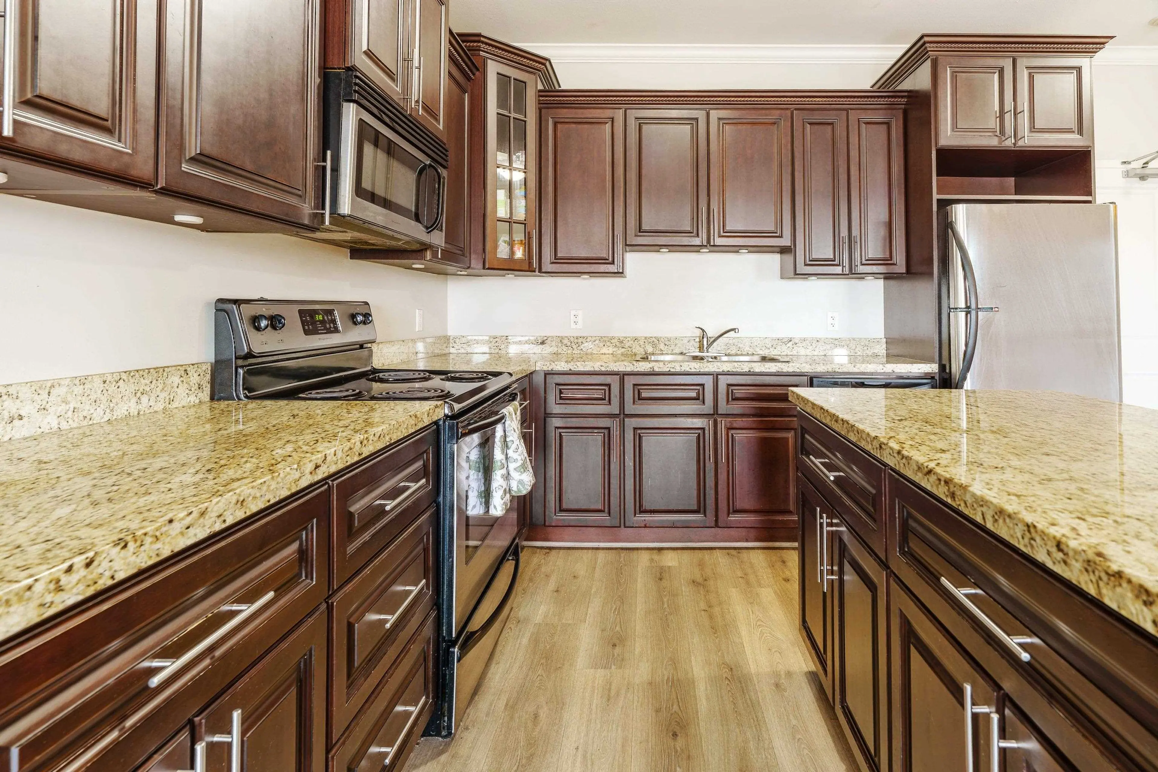 Property at #401 22363 SELKIRK AVENUE, Maple Ridge, BC