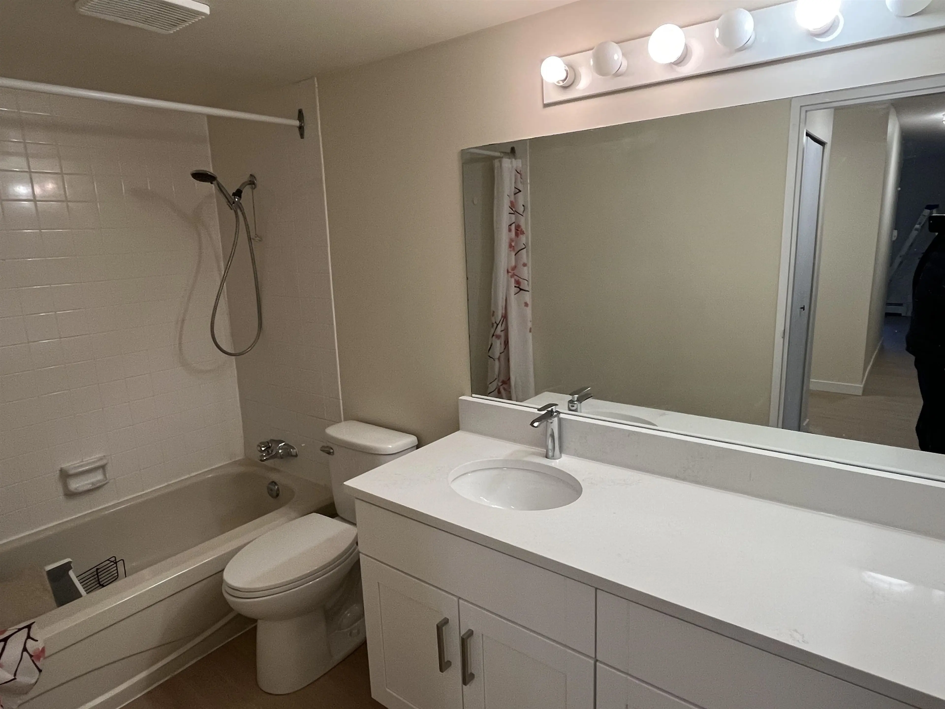 Property at #302 5500 COONEY ROAD, Richmond, BC