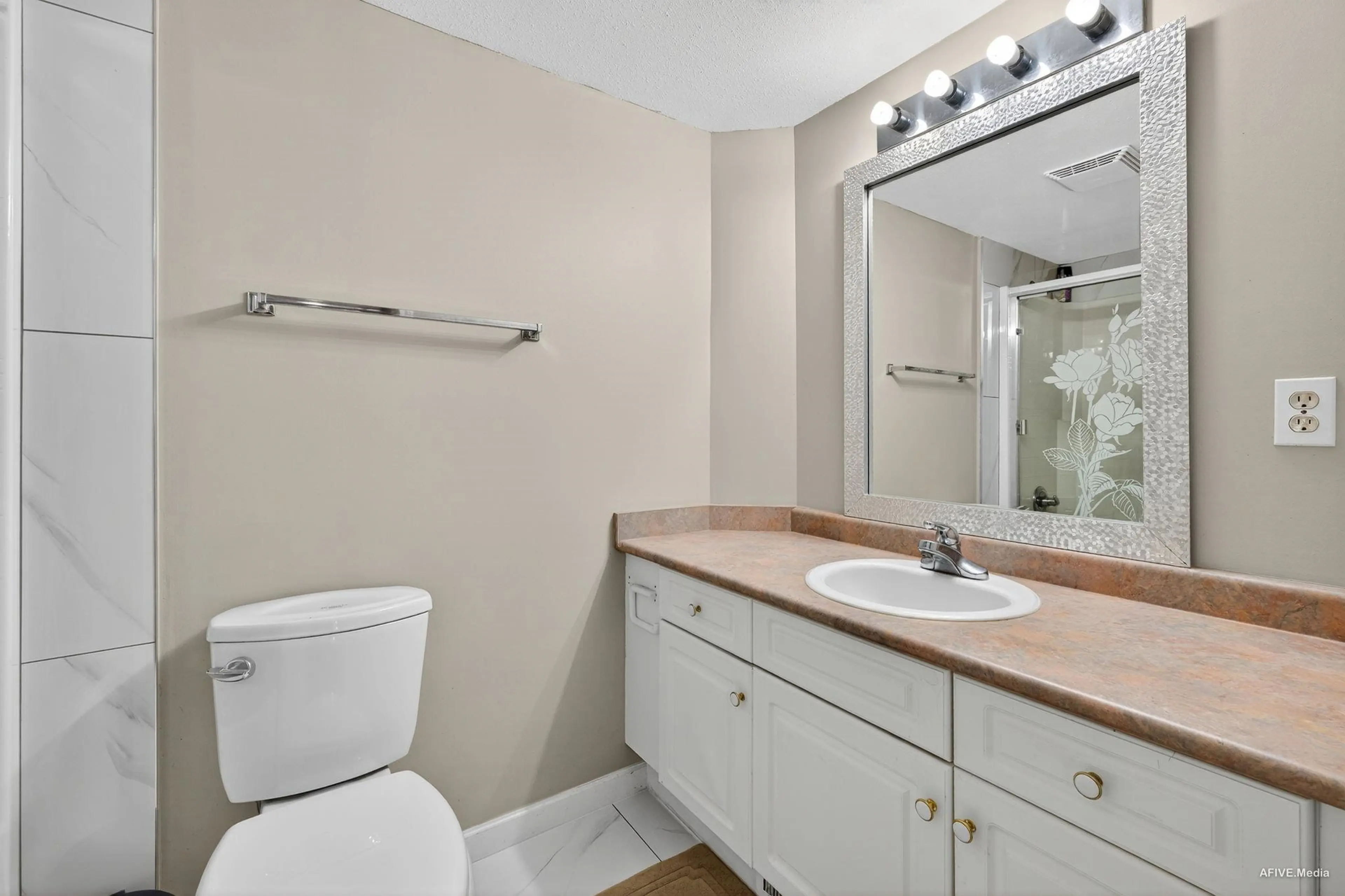 Property at #306 13780 76 AVENUE, Surrey, BC