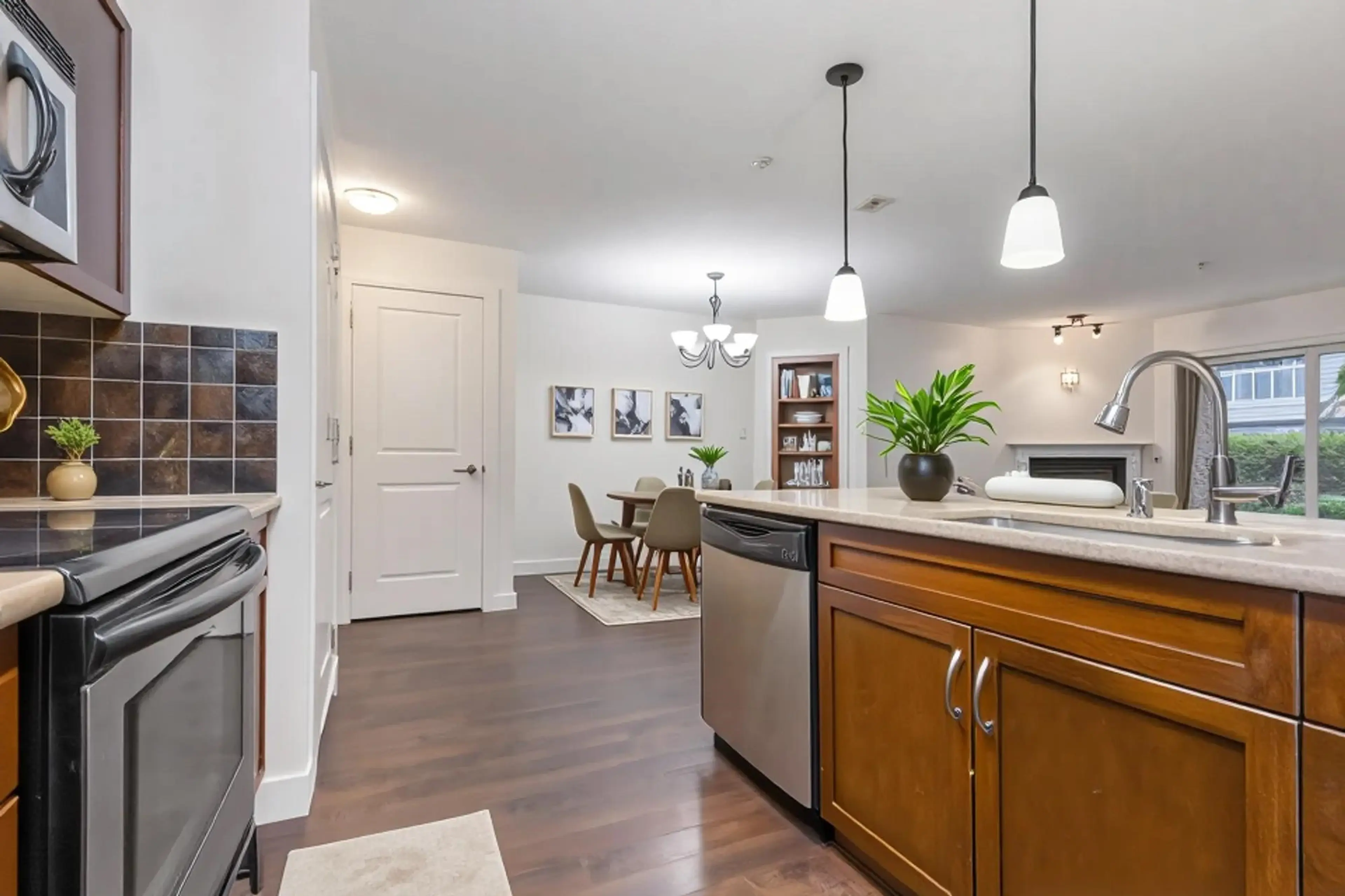 Property at #104 2038 SANDALWOOD CRESCENT, Abbotsford, BC