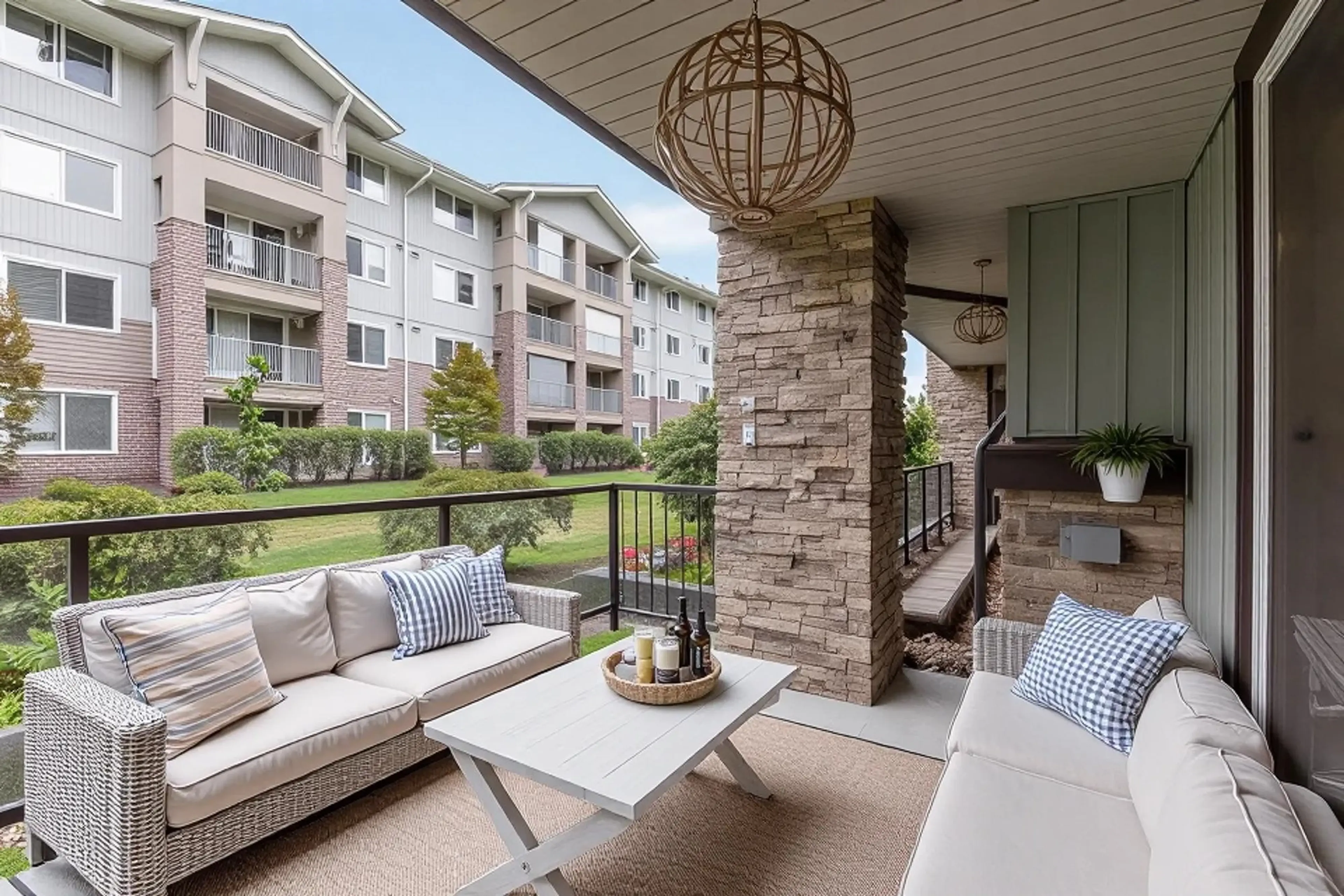 Property at #104 2038 SANDALWOOD CRESCENT, Abbotsford, BC