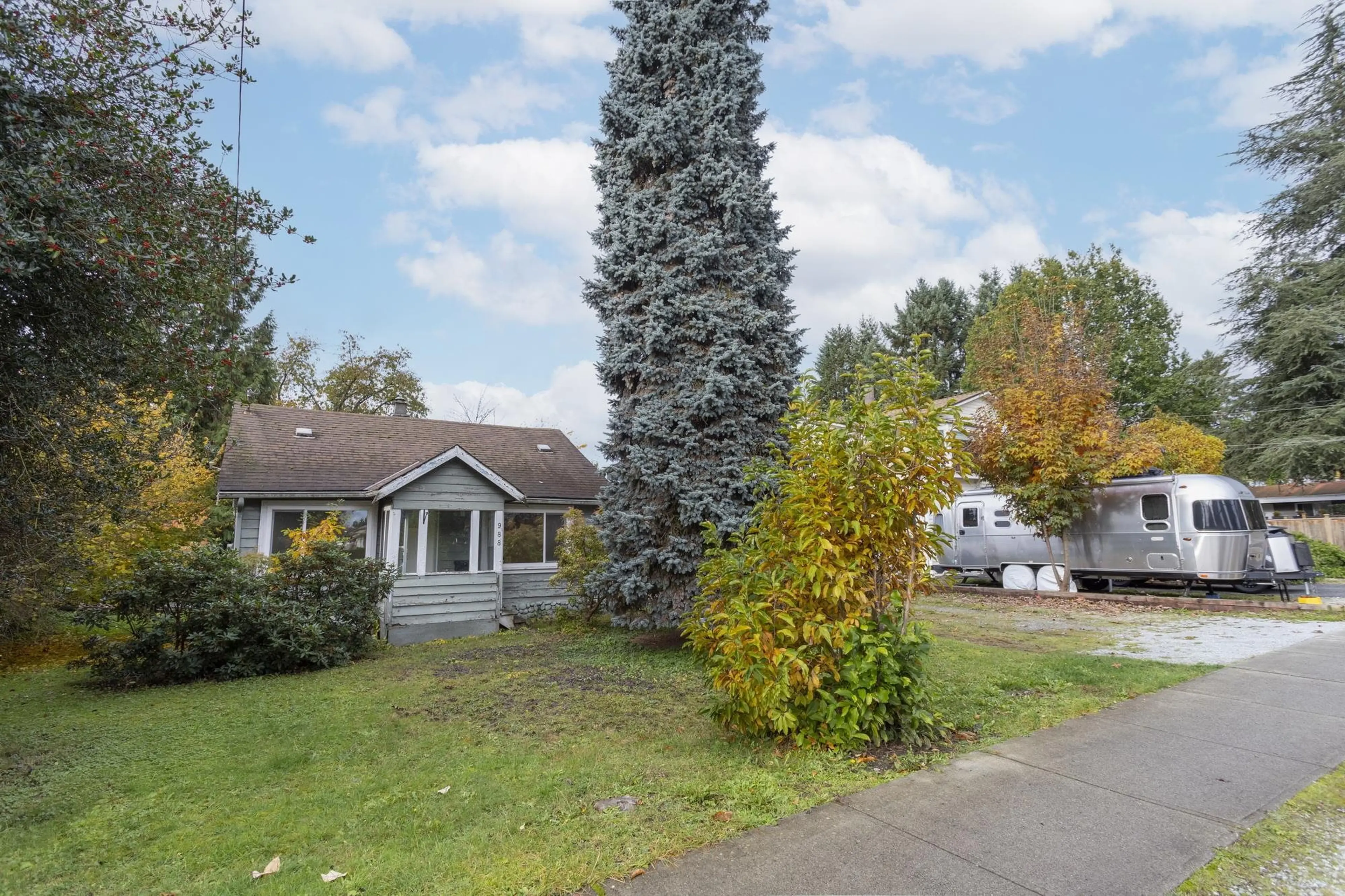 Property at 988 IRVINE STREET, Coquitlam, BC