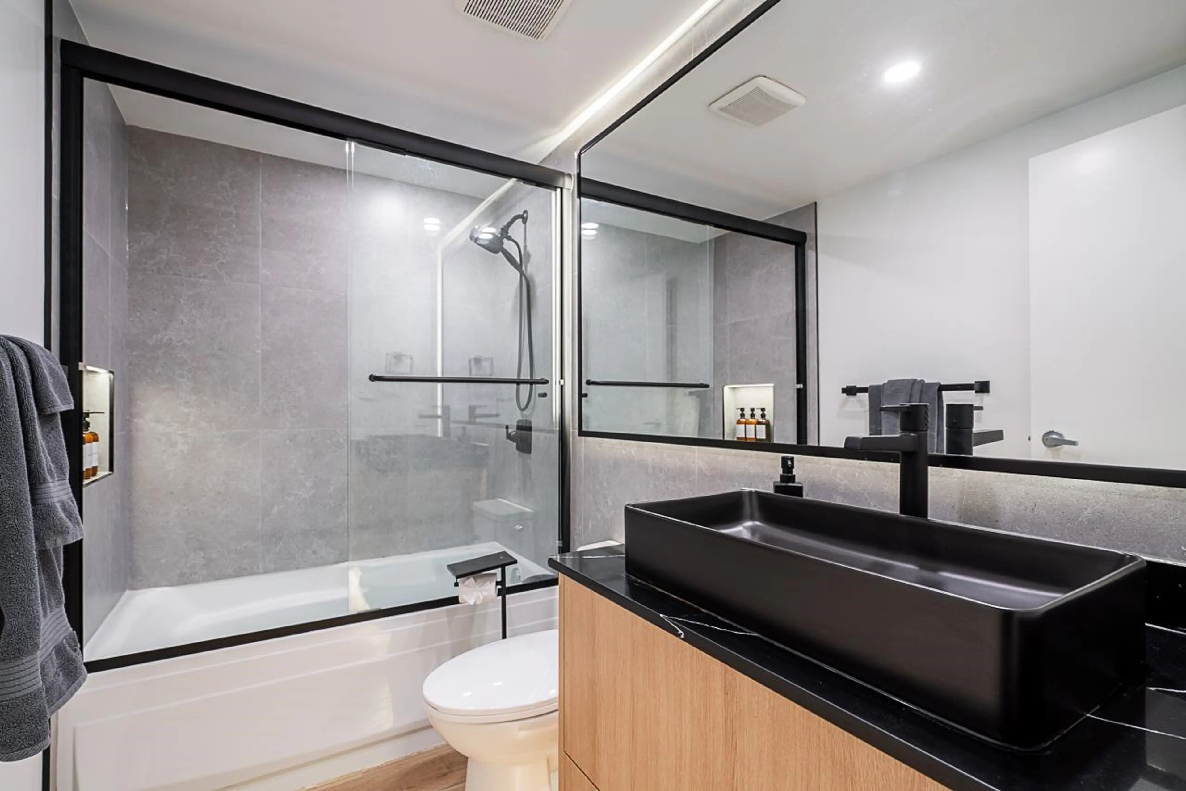 Property at #1201 1050 BURRARD STREET, Vancouver, BC