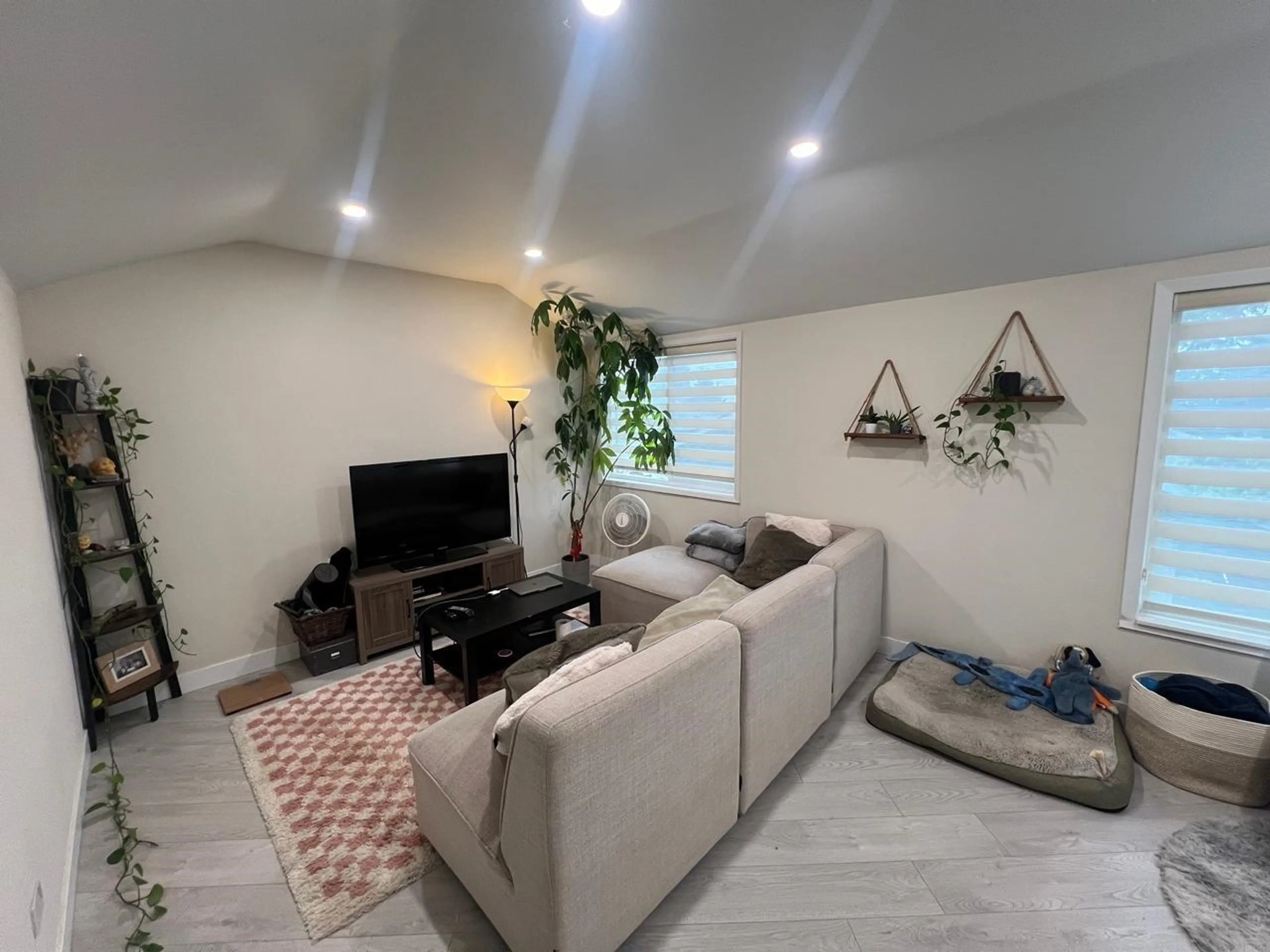 Property at 560 SPRINGER AVENUE, Burnaby, BC