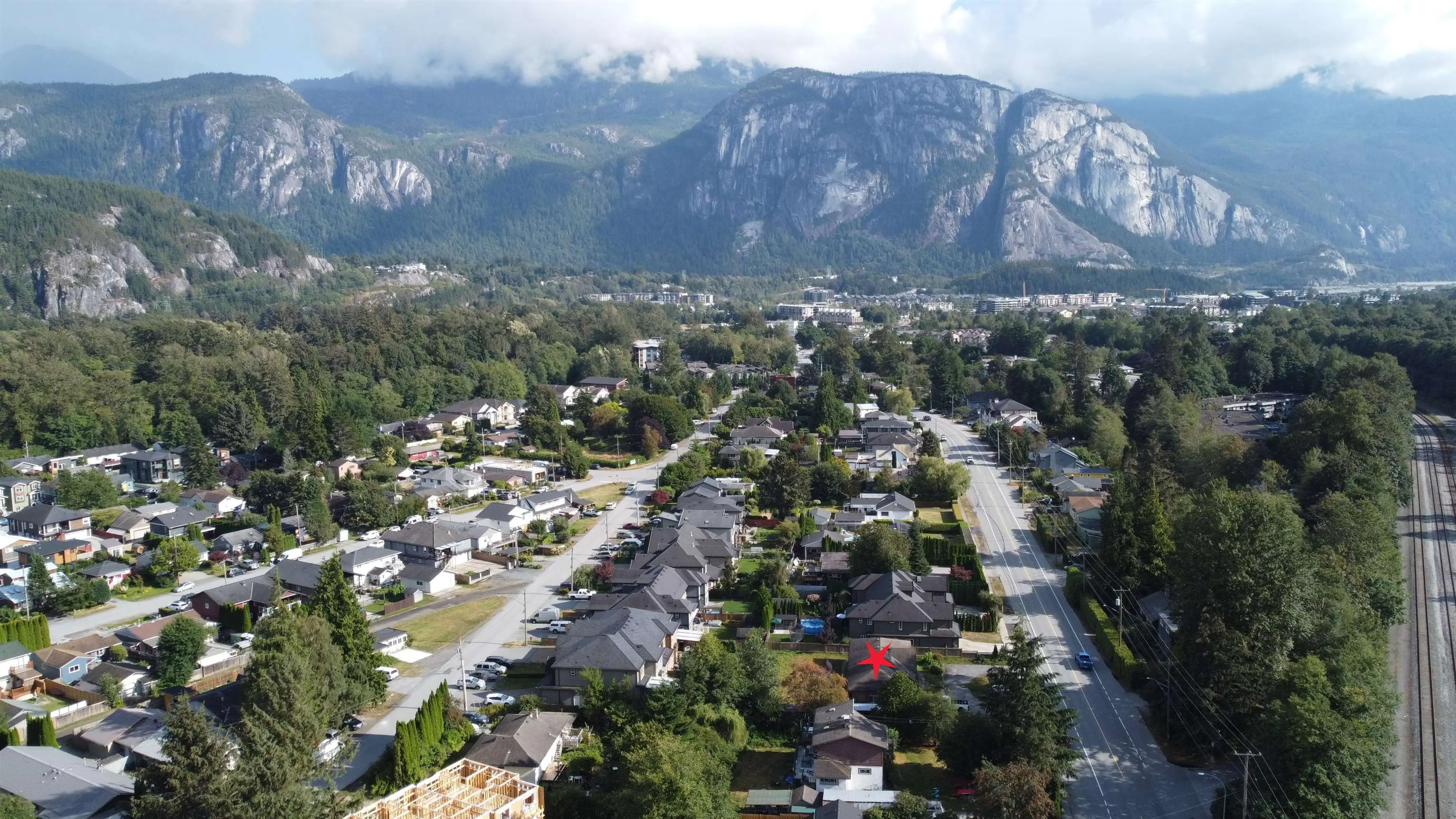 Property at 38850 BUCKLEY AVENUE, Squamish, BC