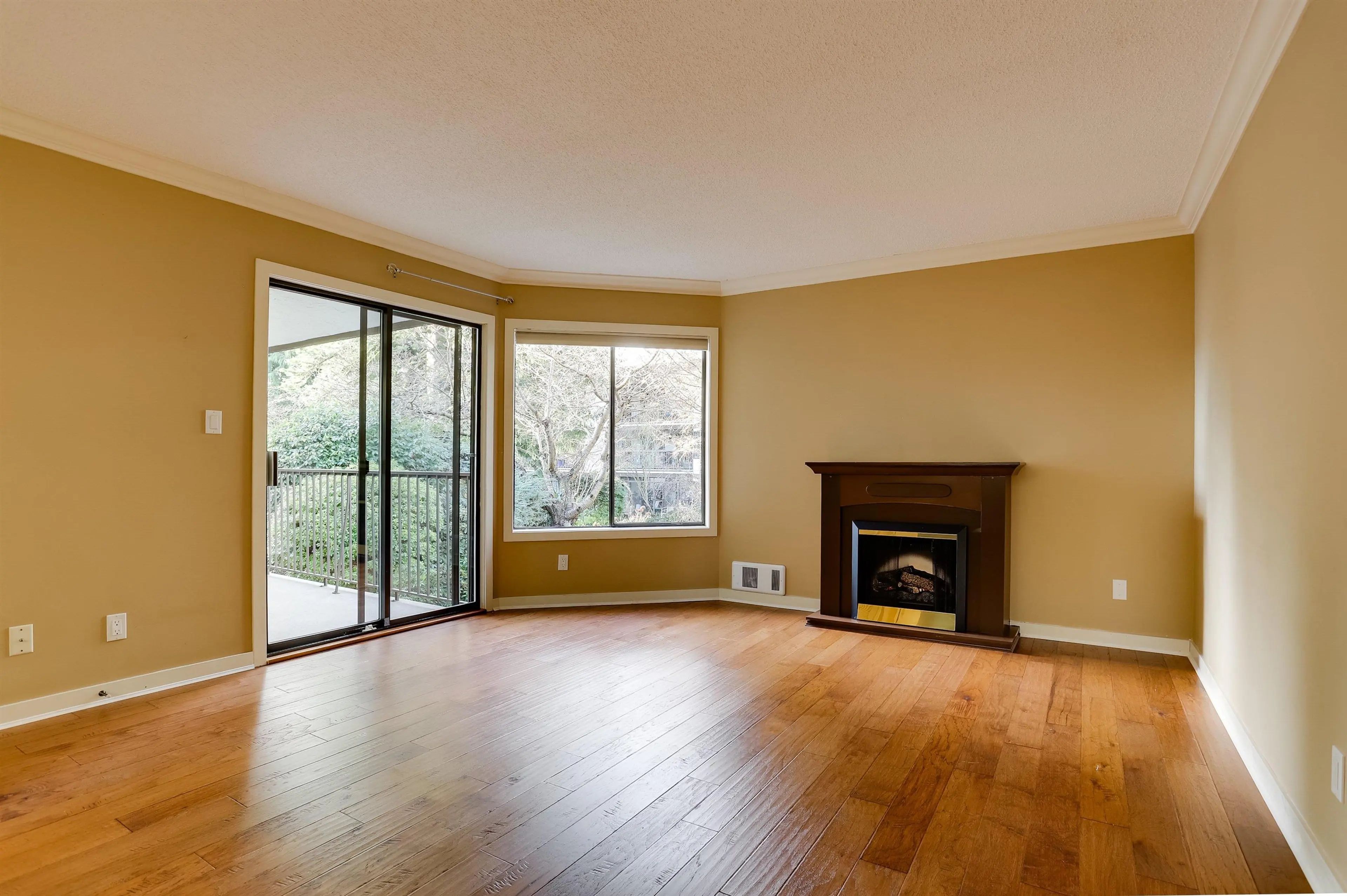 Property at #208 1521 BLACKWOOD STREET, White Rock, BC