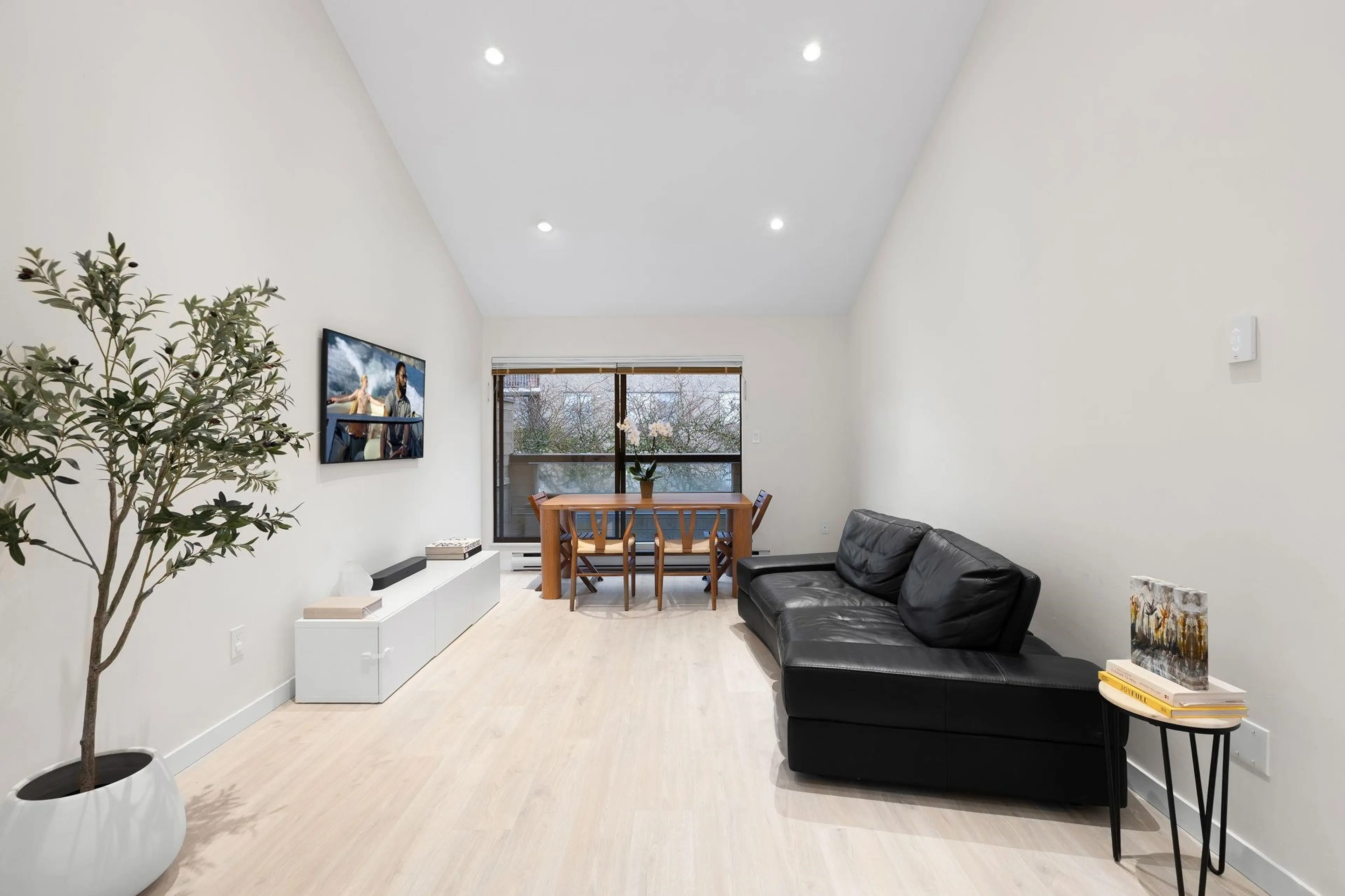 Property at #408 1363 CLYDE AVENUE, West Vancouver, BC