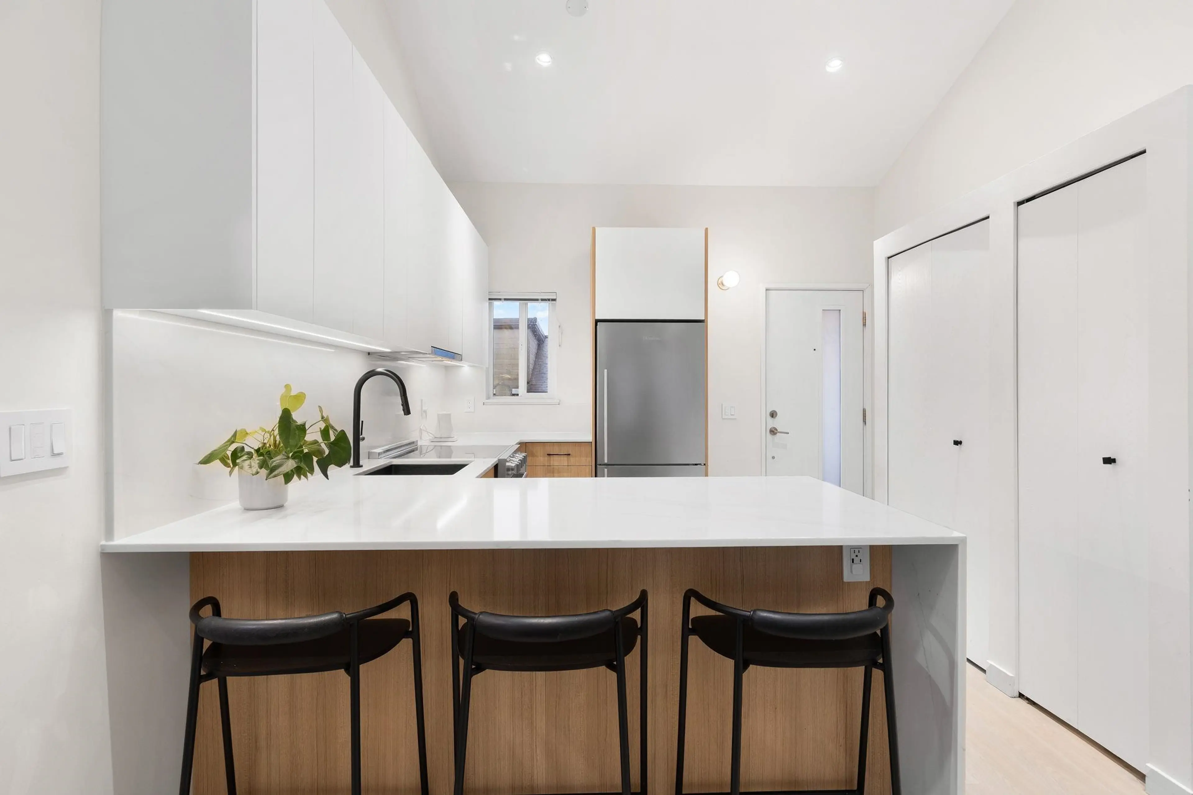 Property at #408 1363 CLYDE AVENUE, West Vancouver, BC