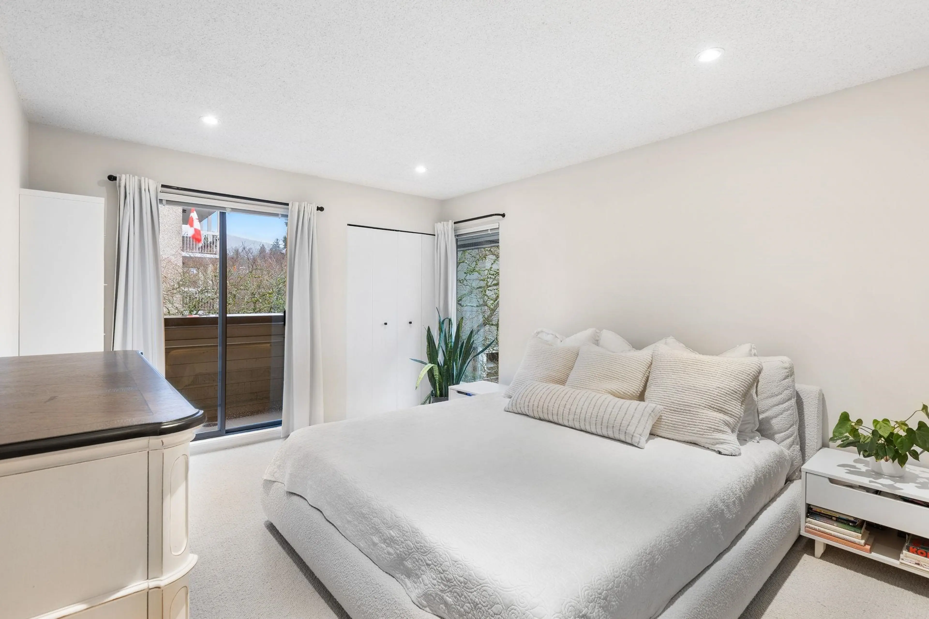 Property at #408 1363 CLYDE AVENUE, West Vancouver, BC