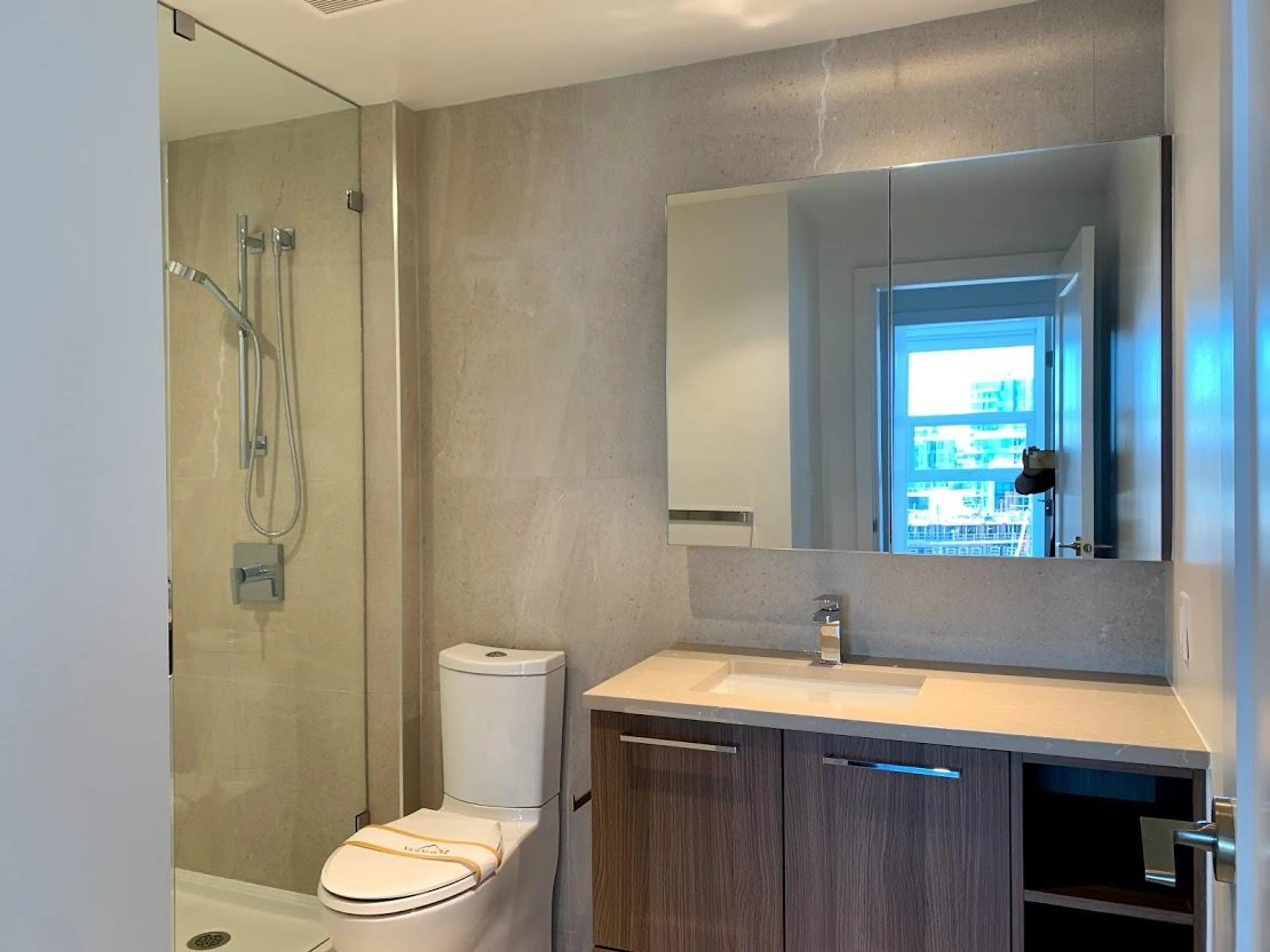 Property at #903 3331 NO. 3 ROAD, Richmond, BC