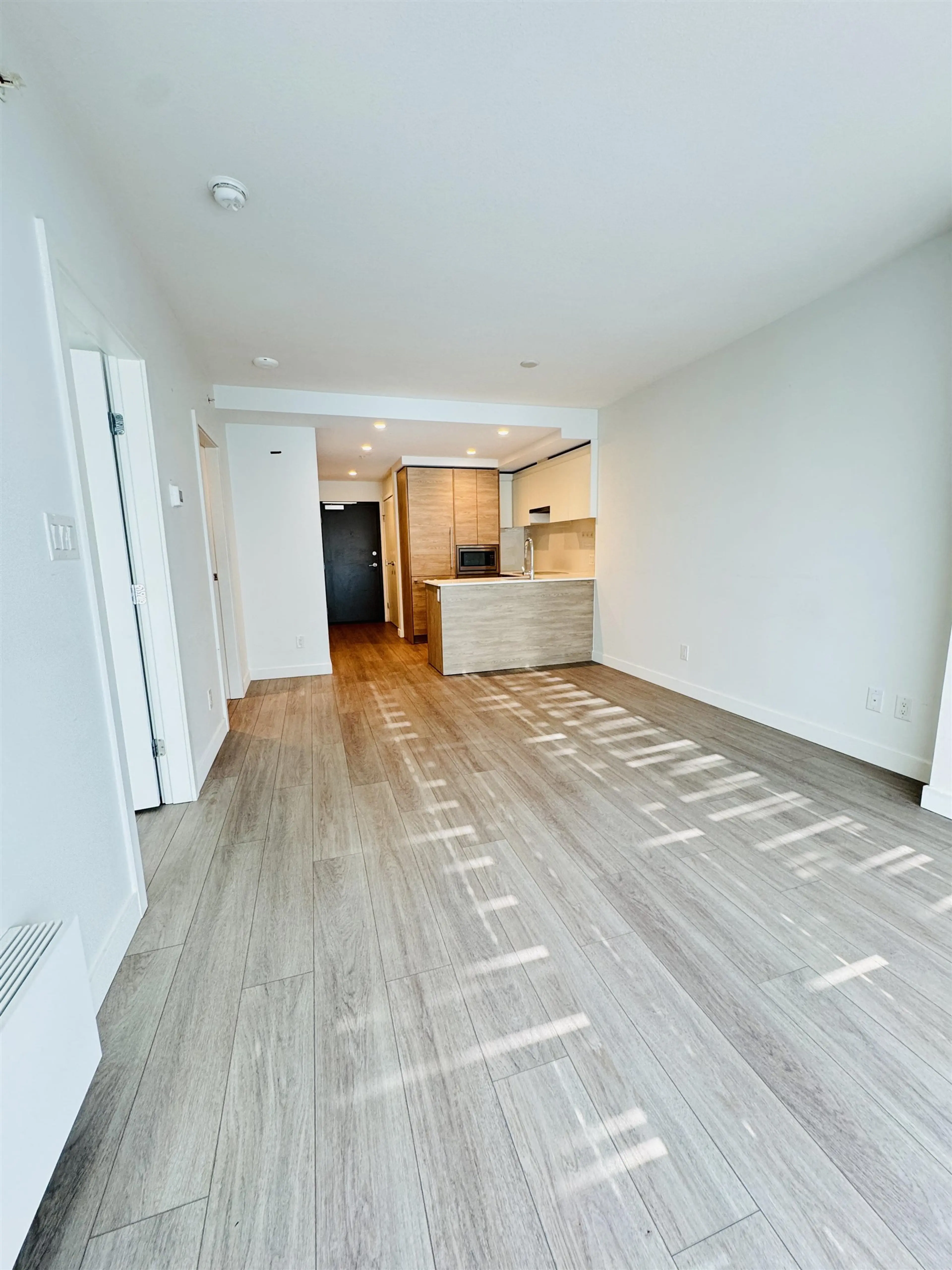 Property at #3102 13615 FRASER HIGHWAY, Surrey, BC