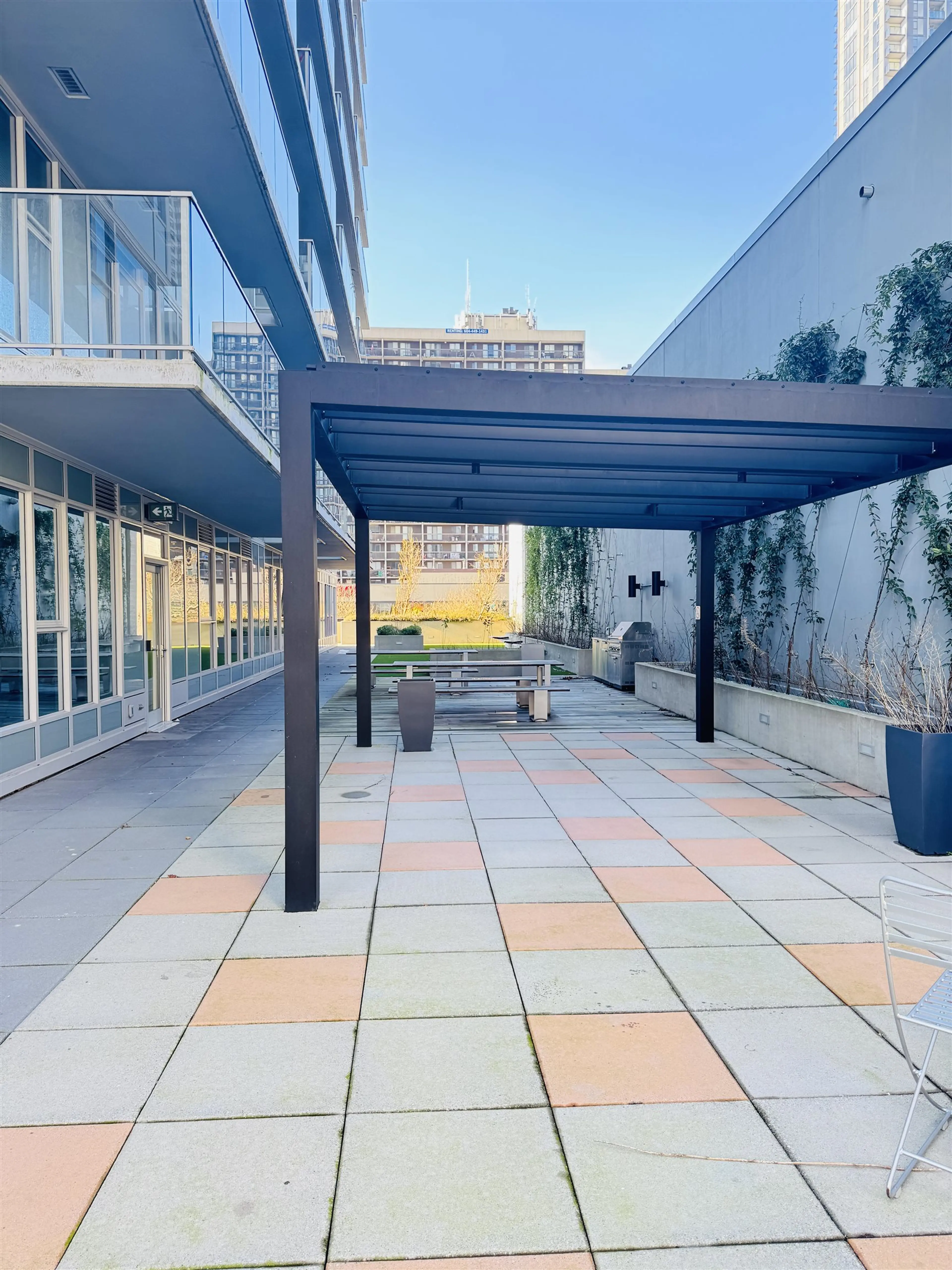 Property at #3102 13615 FRASER HIGHWAY, Surrey, BC