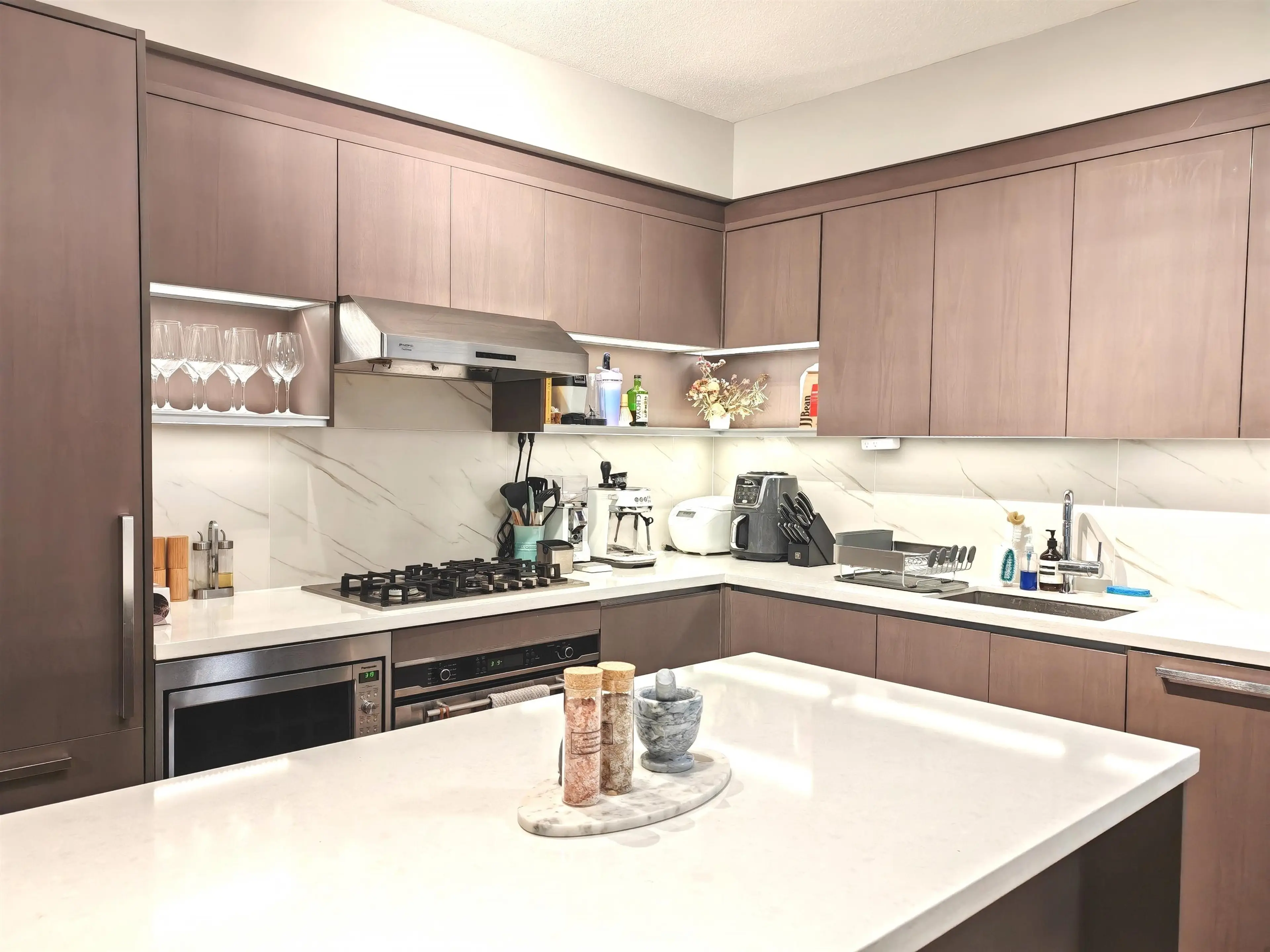 Property at #305 9388 ODLIN ROAD, Richmond, BC