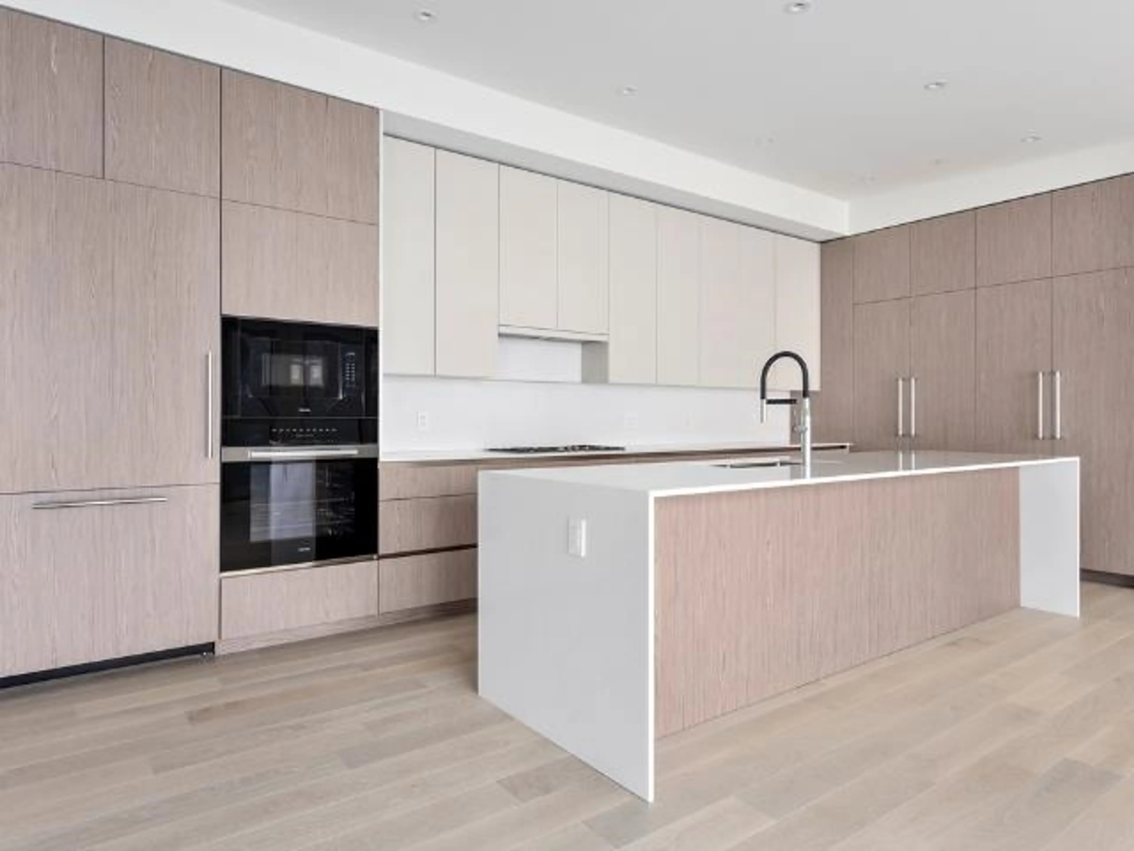 Property at 3318 CHIPPENDALE ROAD, West Vancouver, BC