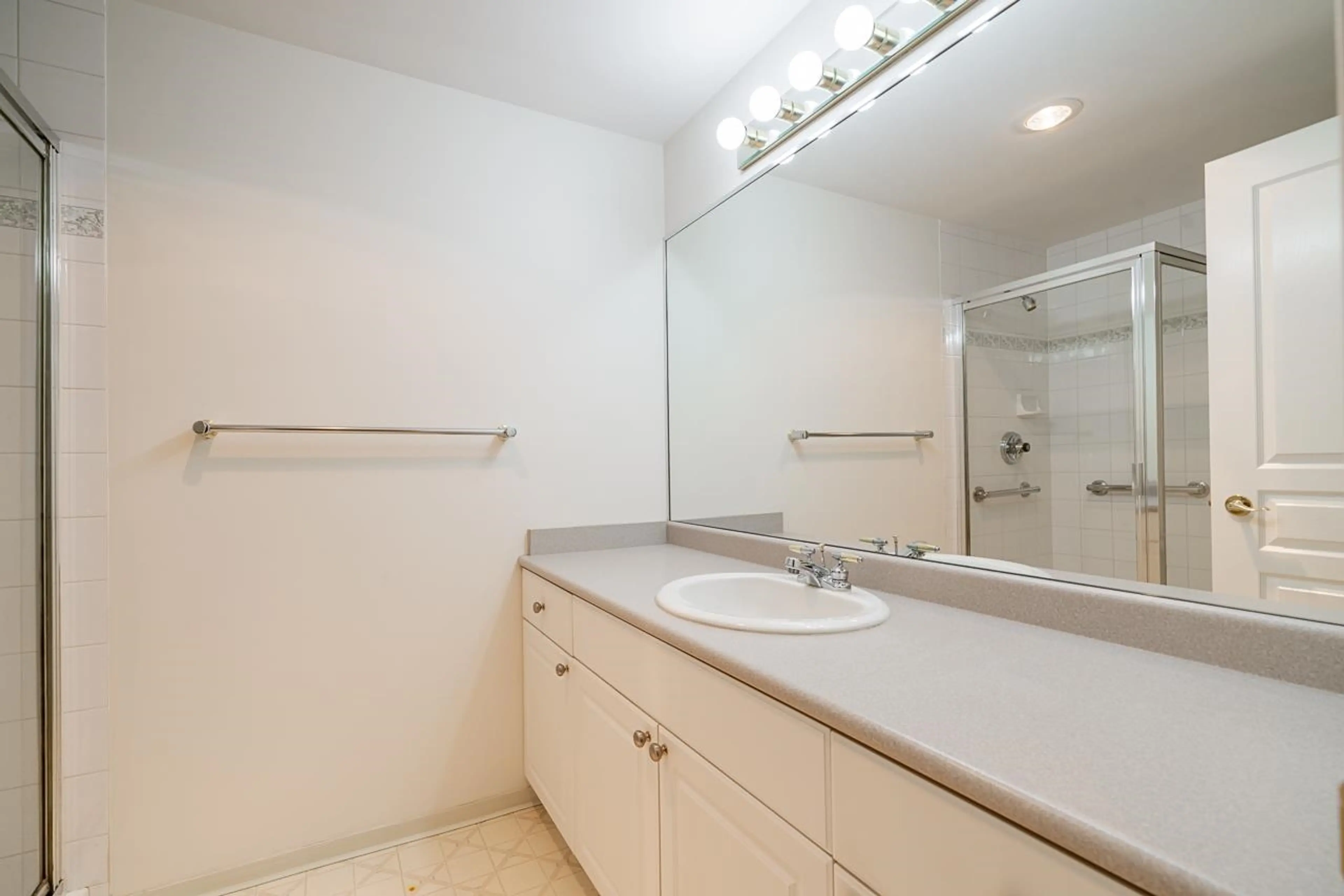 Property at #112 1785 MARTIN DRIVE, Surrey, BC