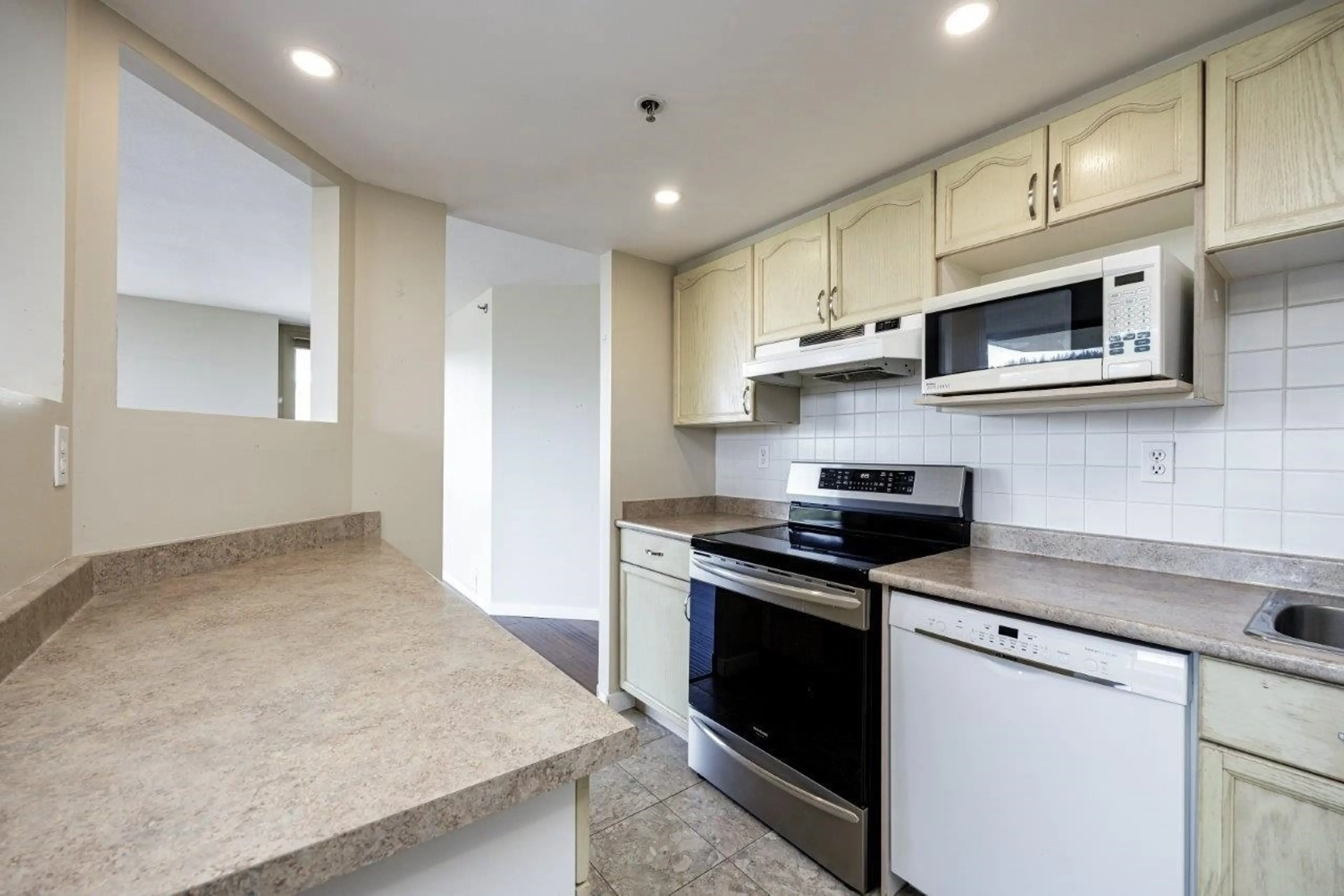 Property at #903 738 FARROW STREET, Coquitlam, BC