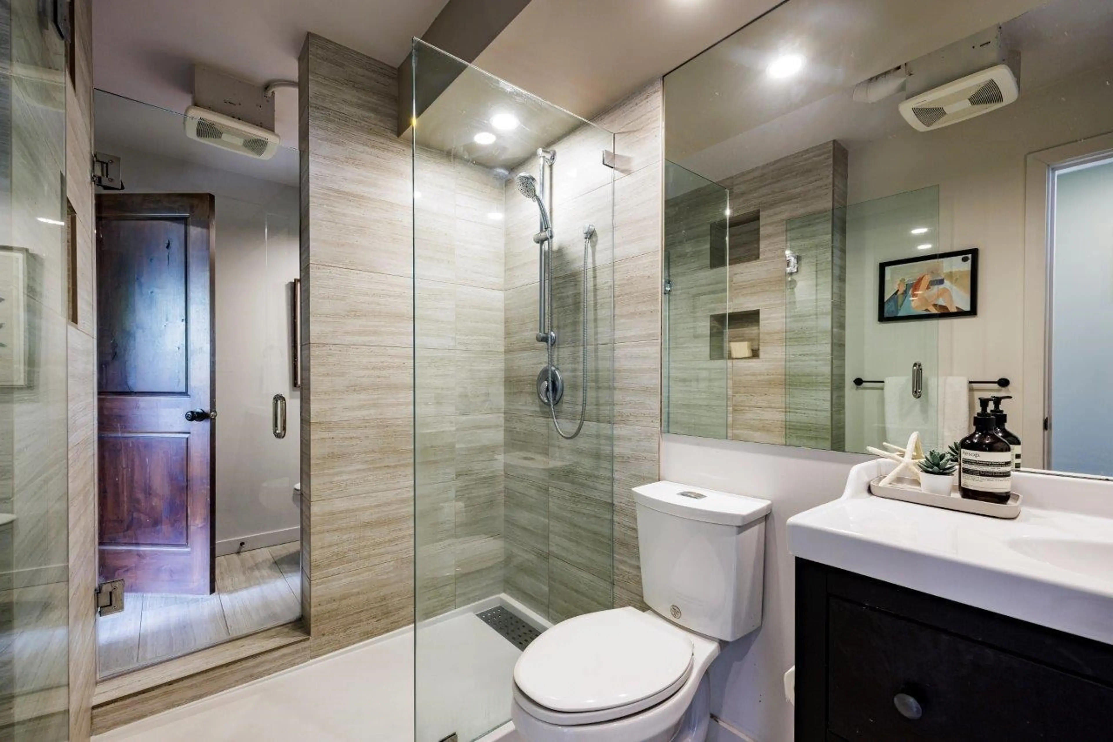 Property at #302 540 LONSDALE AVENUE, North Vancouver, BC