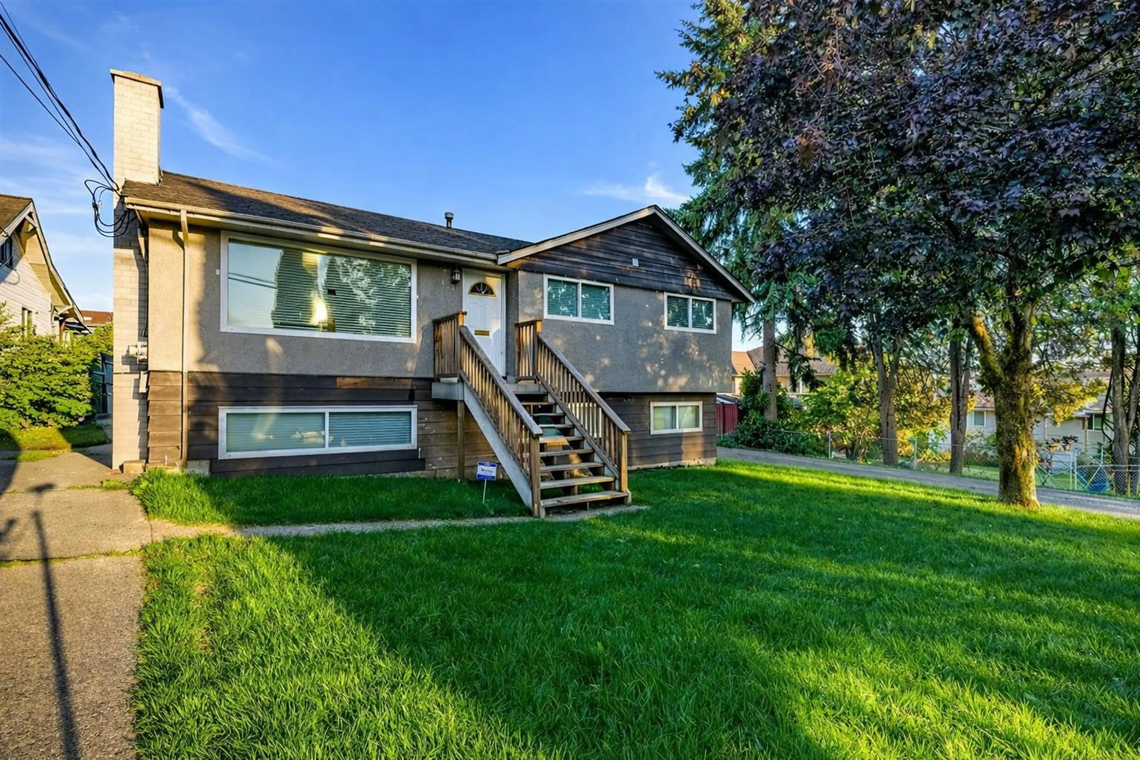 Property at 371 BLUE MOUNTAIN STREET, Coquitlam, BC