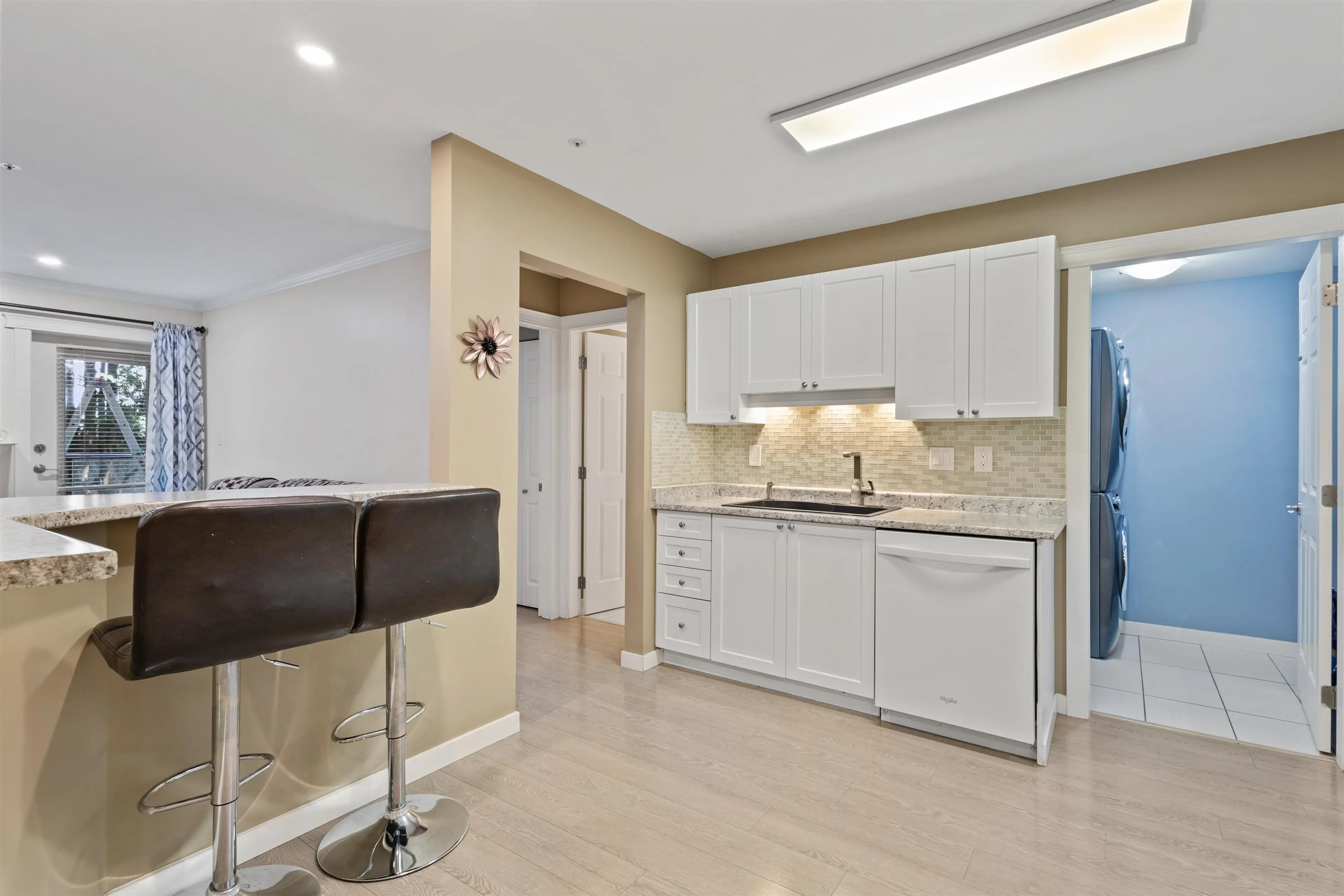 Property at #206 2526 LAKEVIEW CRESCENT, Abbotsford, BC